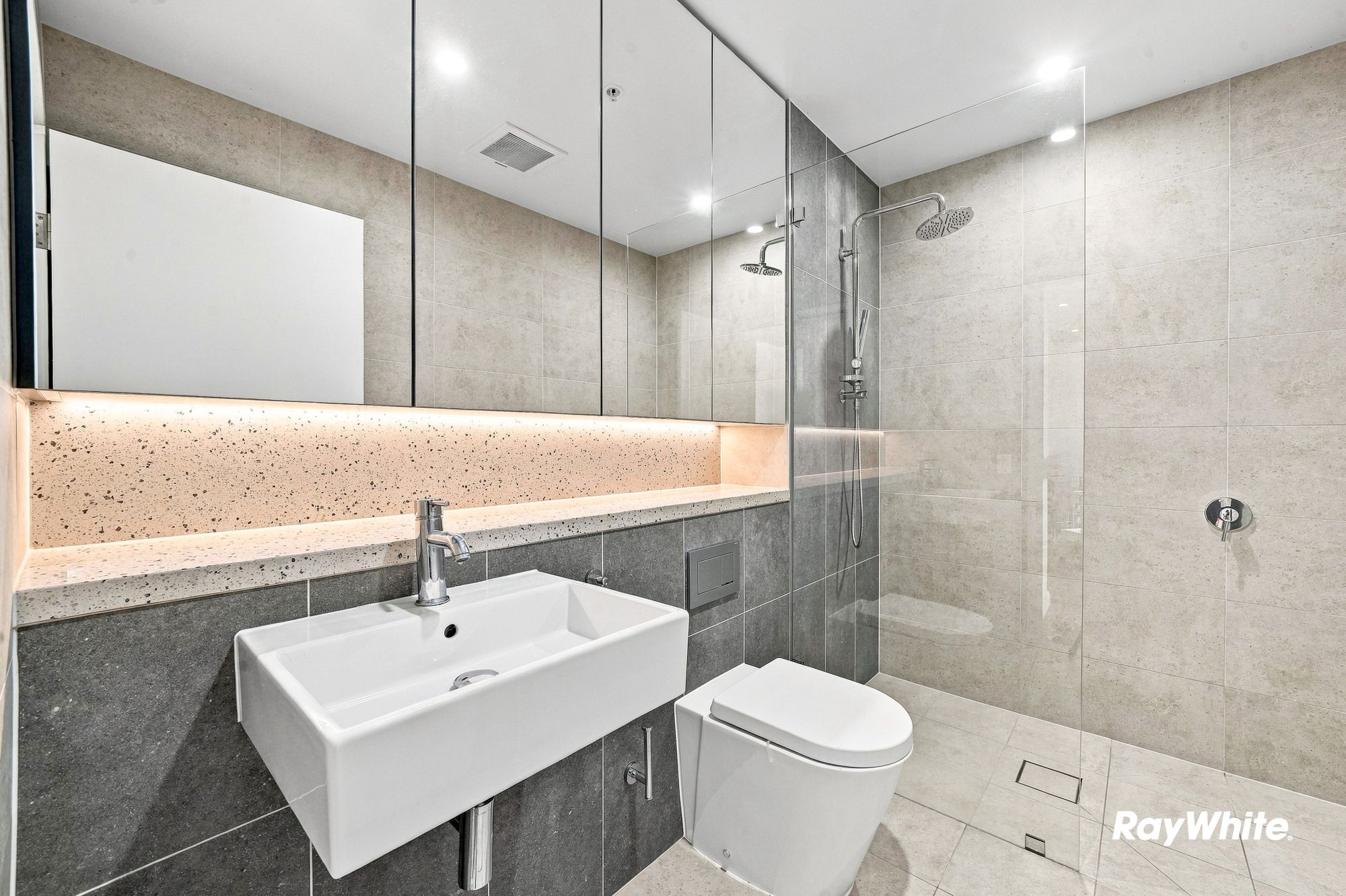 424/32 Civic Way — photo 6 of 18