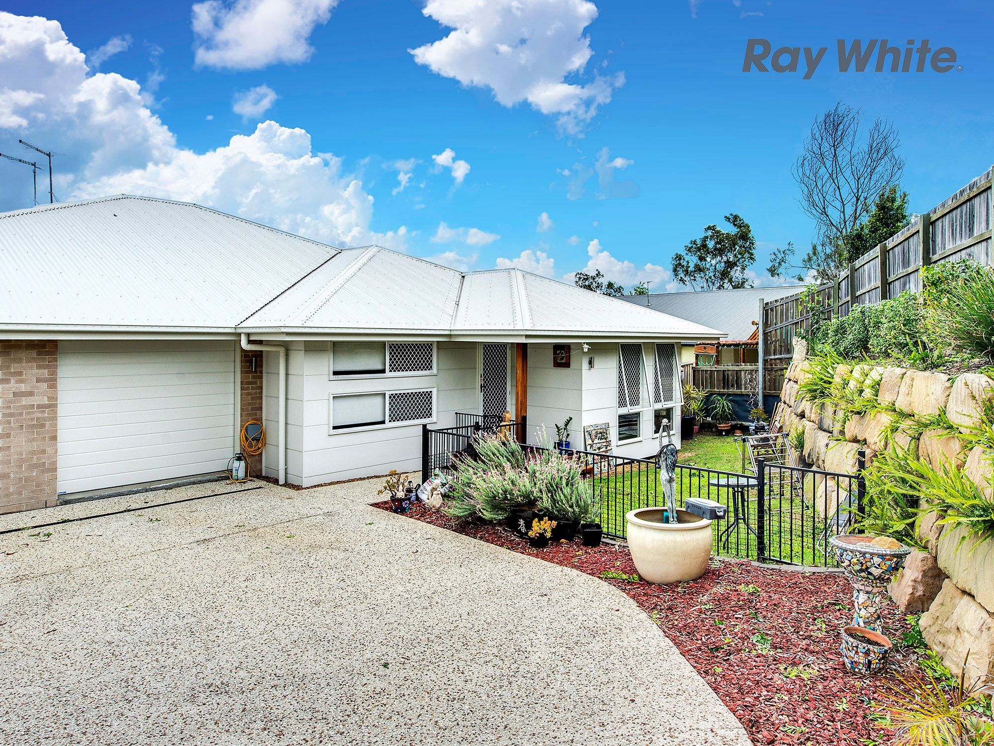 1/17 Faustina Close, Augustine Heights, QLD 4300