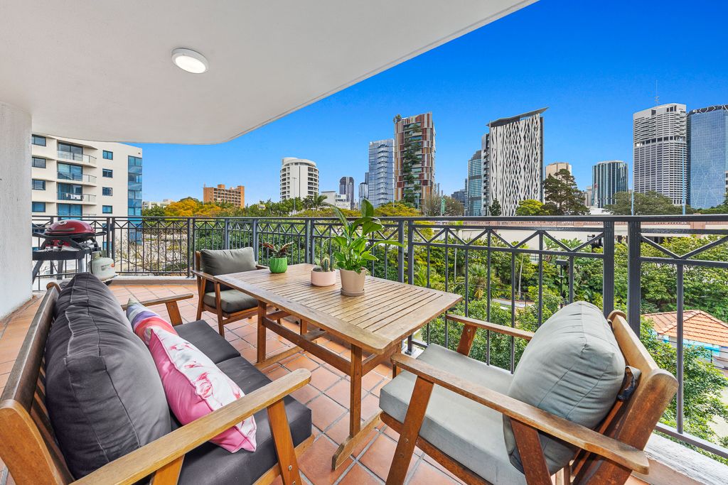 15/1 Goodwin Street — photo from Ray White City Living