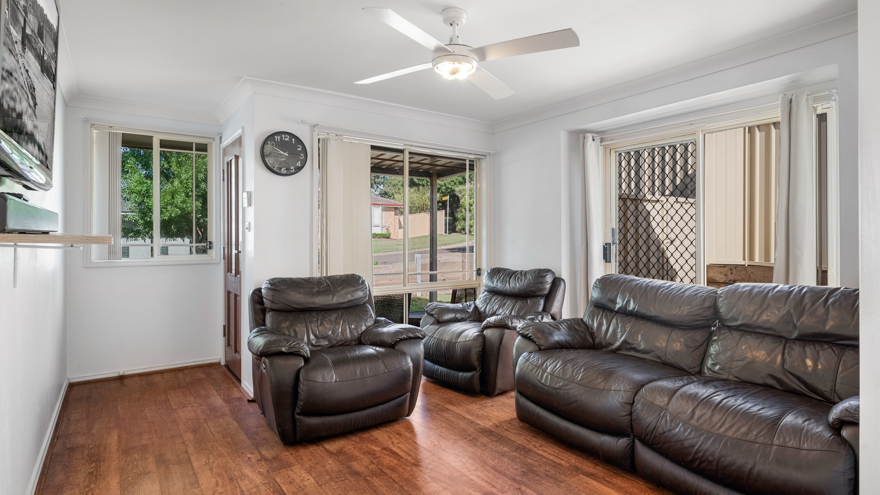 2/3 Pardalote Place, Glenmore Park, NSW 2745