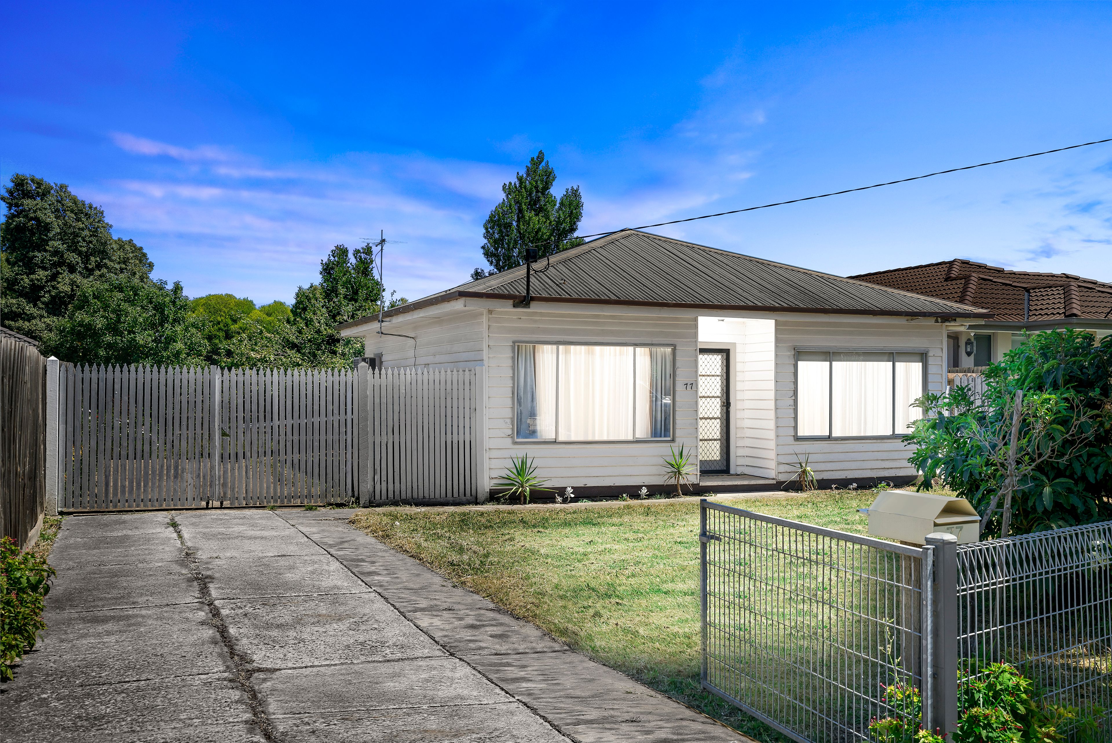 77 Cypress Avenue, Brooklyn, VIC 3012