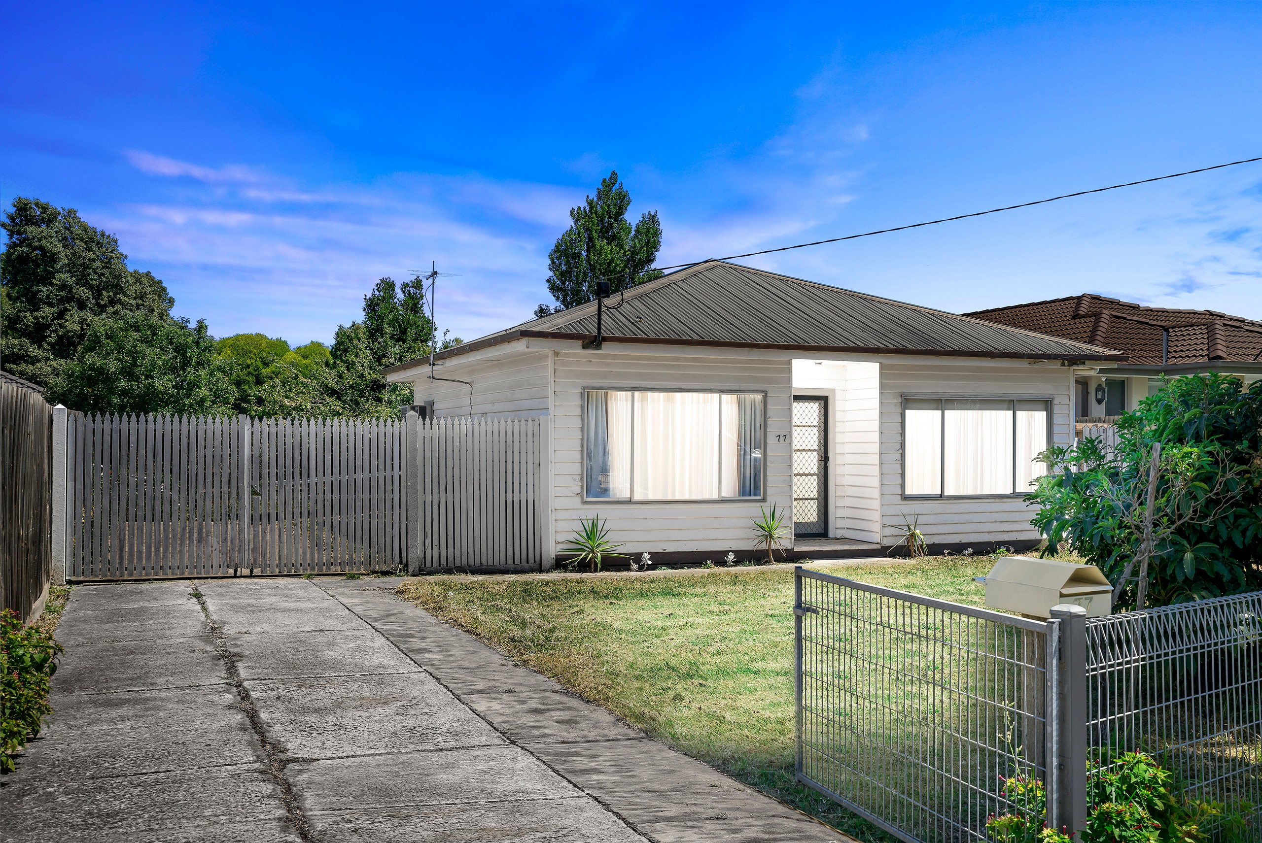 77 Cypress Avenue, Brooklyn, VIC 3012