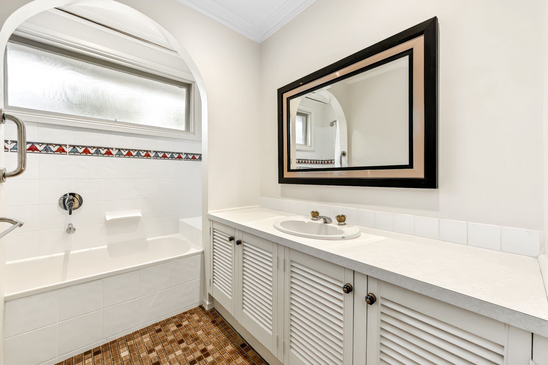 11 Wellesley Road — photo 10 of 13