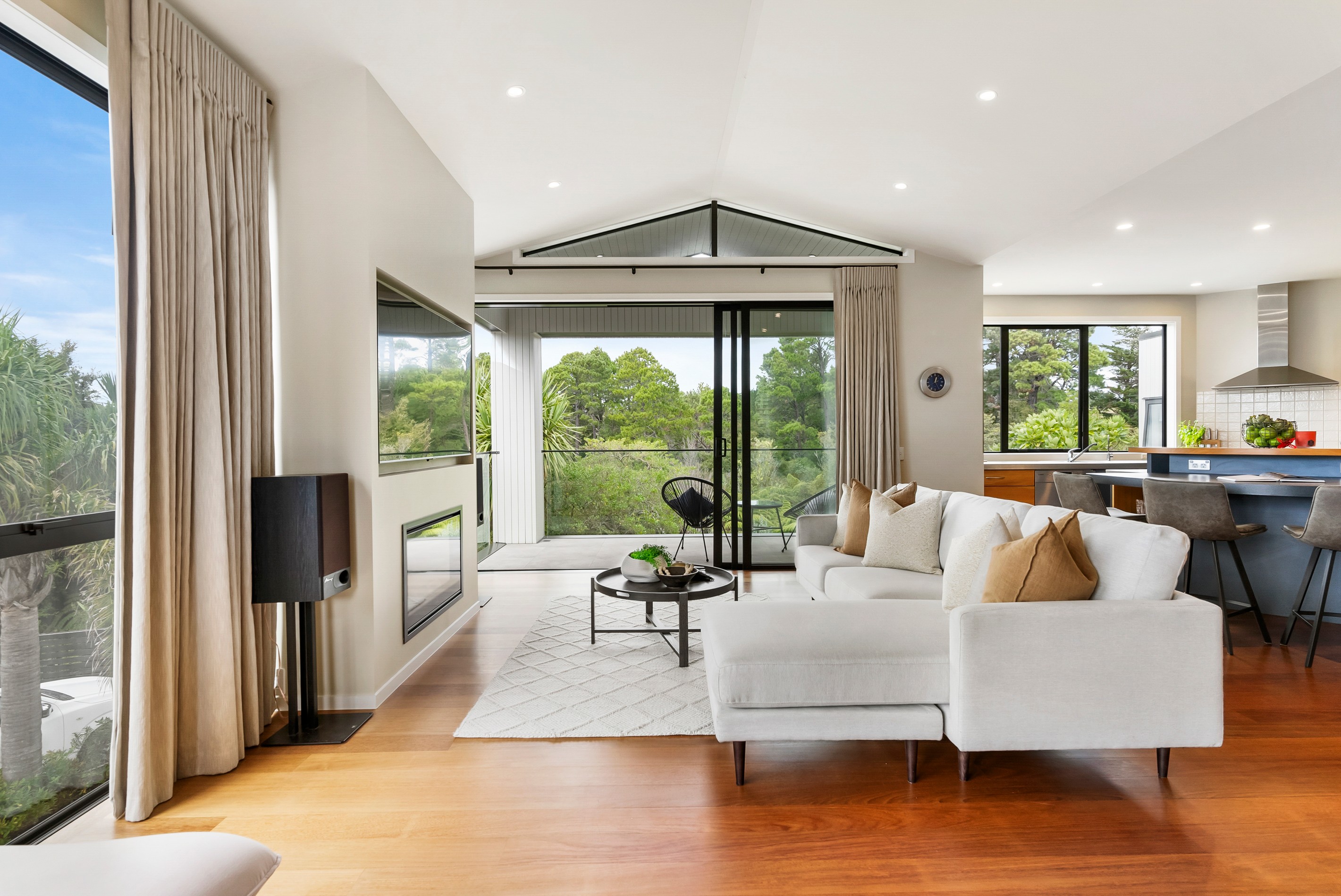 19 Centennial Place, Campbells Bay, North Shore City