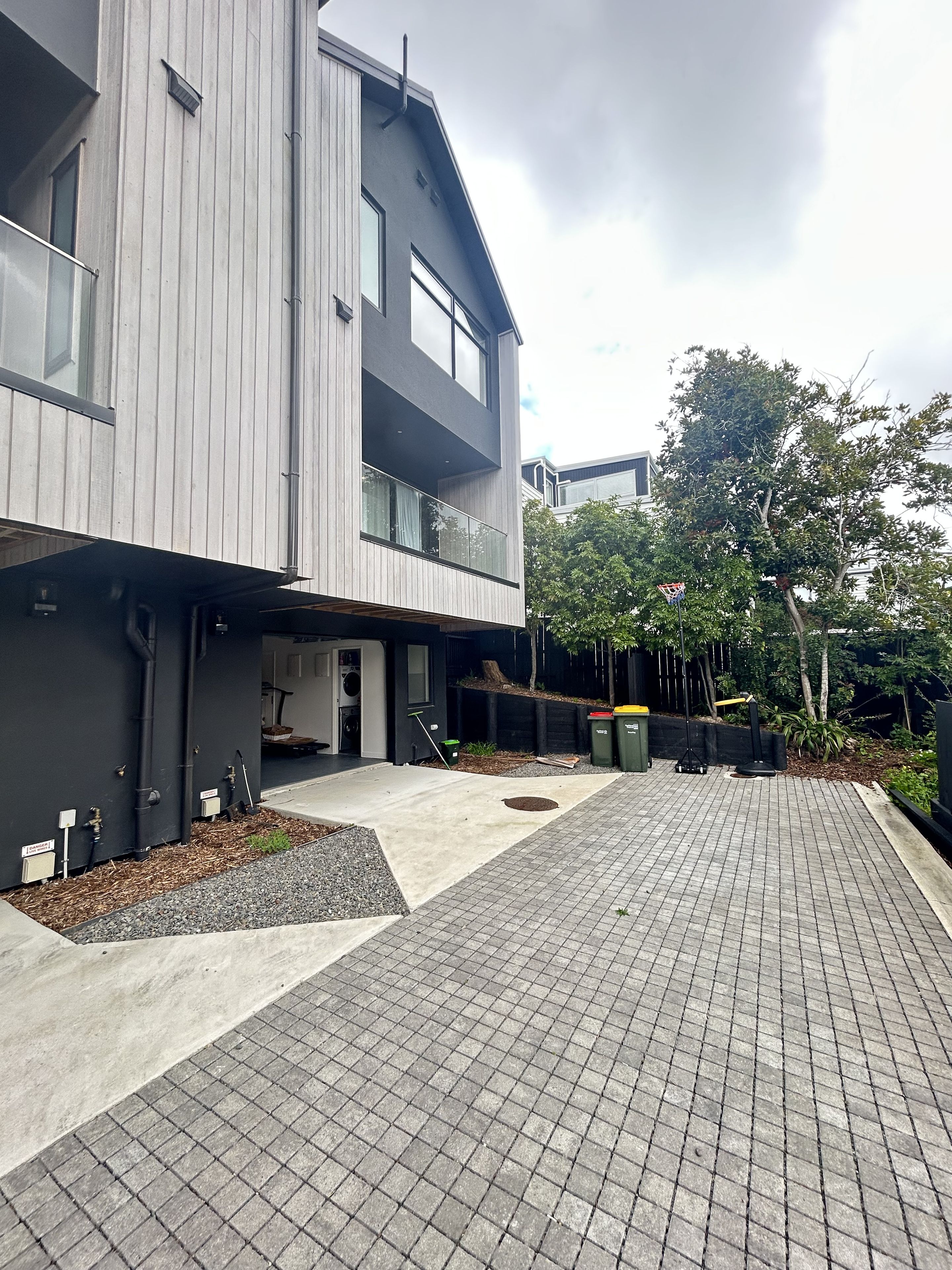 25B Penzance Road, Mairangi Bay, North Shore City