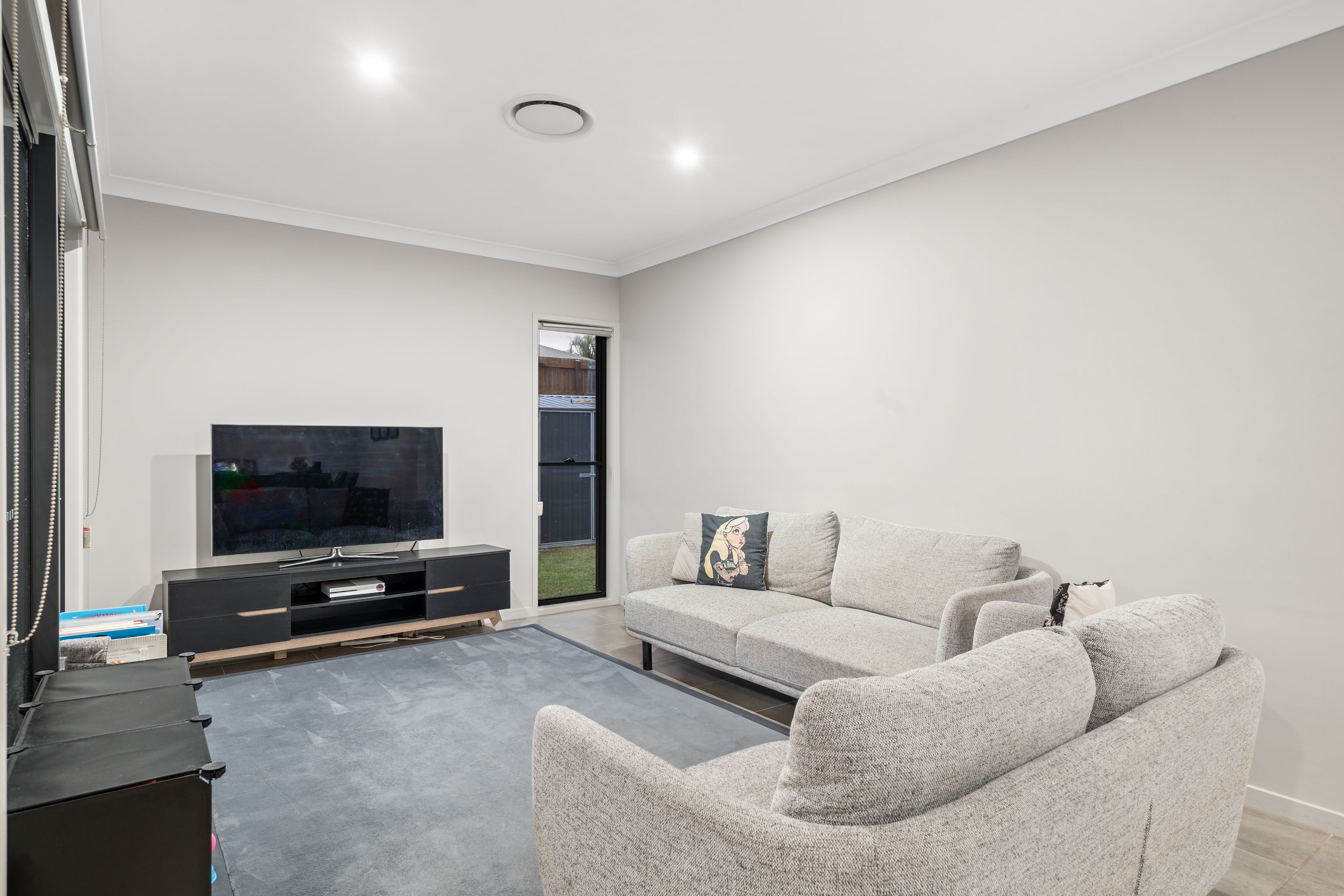 6 Scheyville Crescent — photo 8 of 22