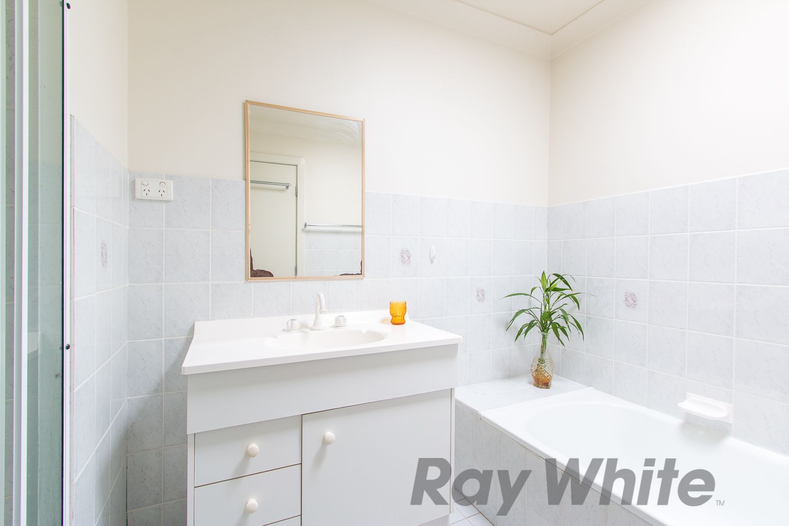 2/30 Lee Crescent, Birmingham Gardens, NSW 2287