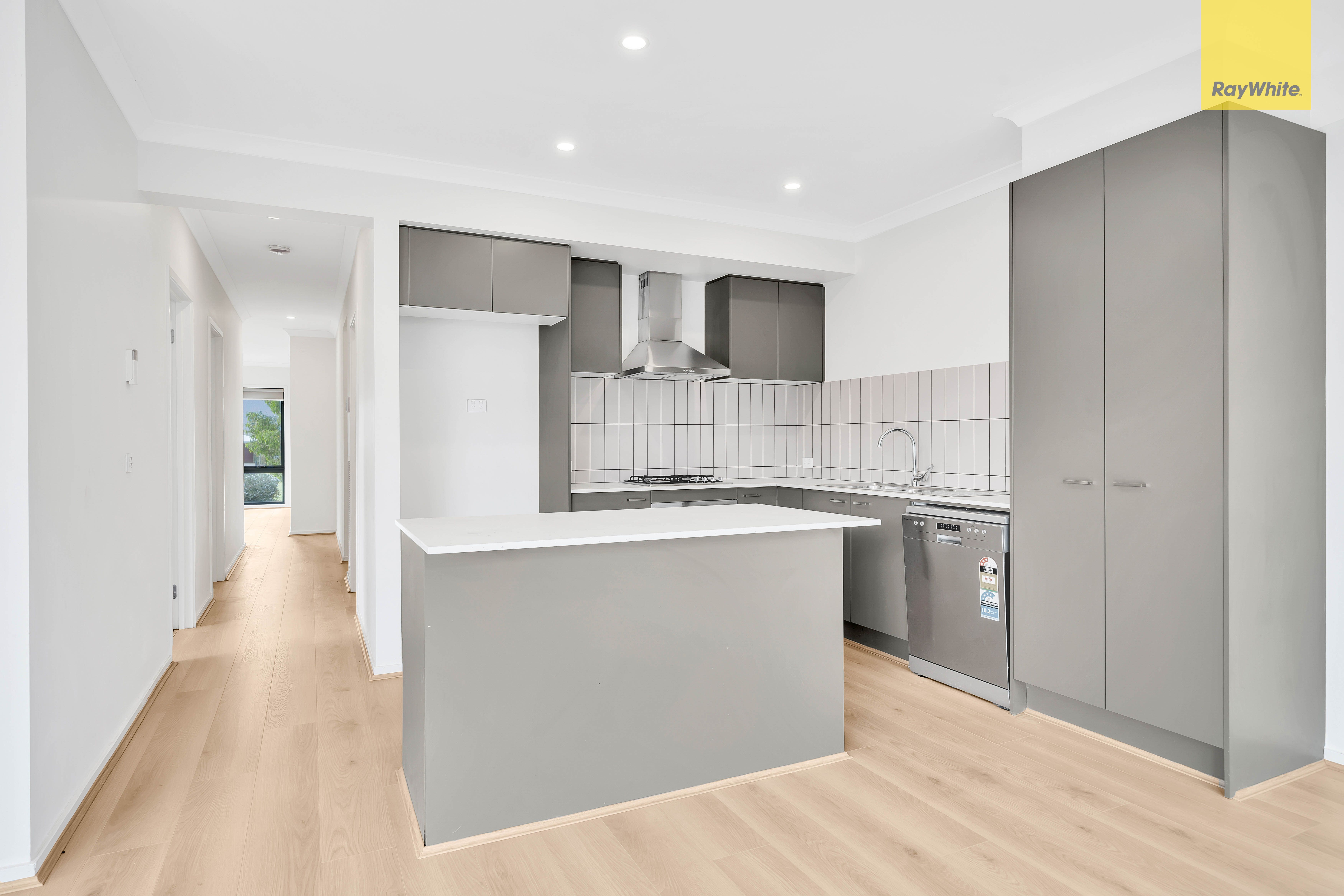 31 Rosebank Walk — photo 14 of 26