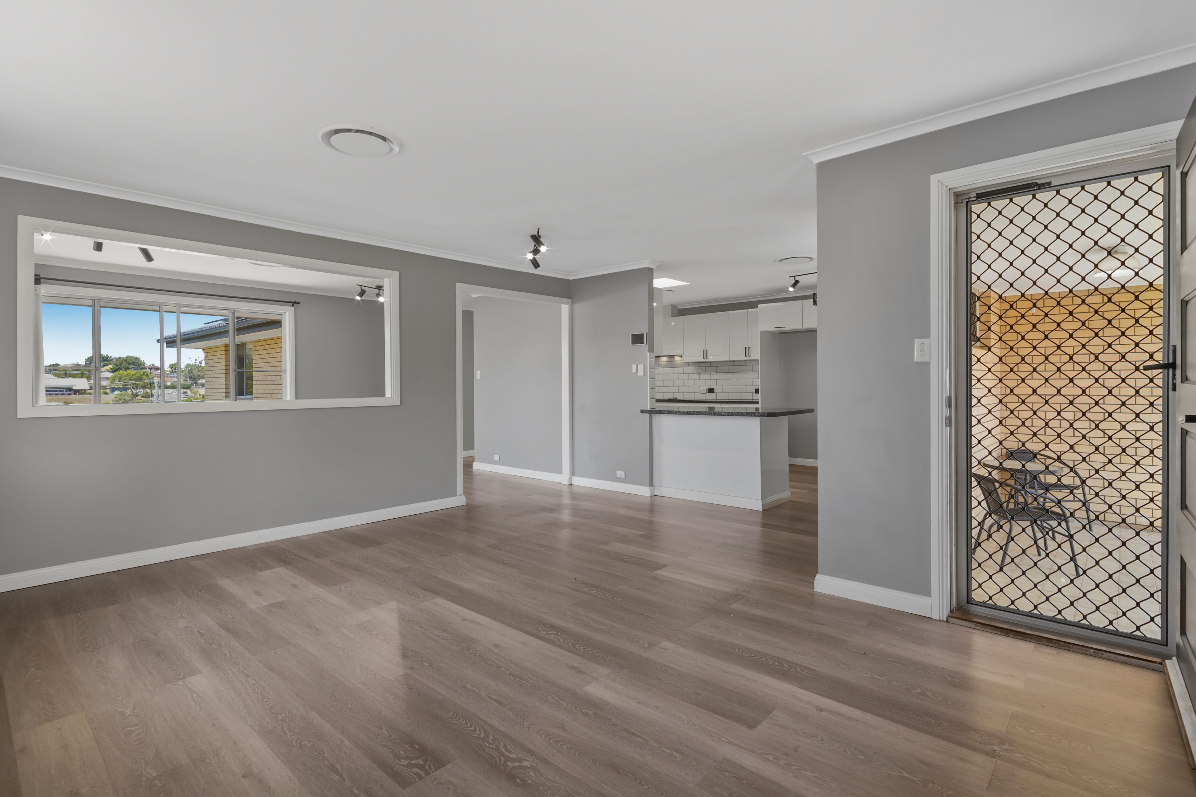 44 Jensen Street — photo 4 of 23