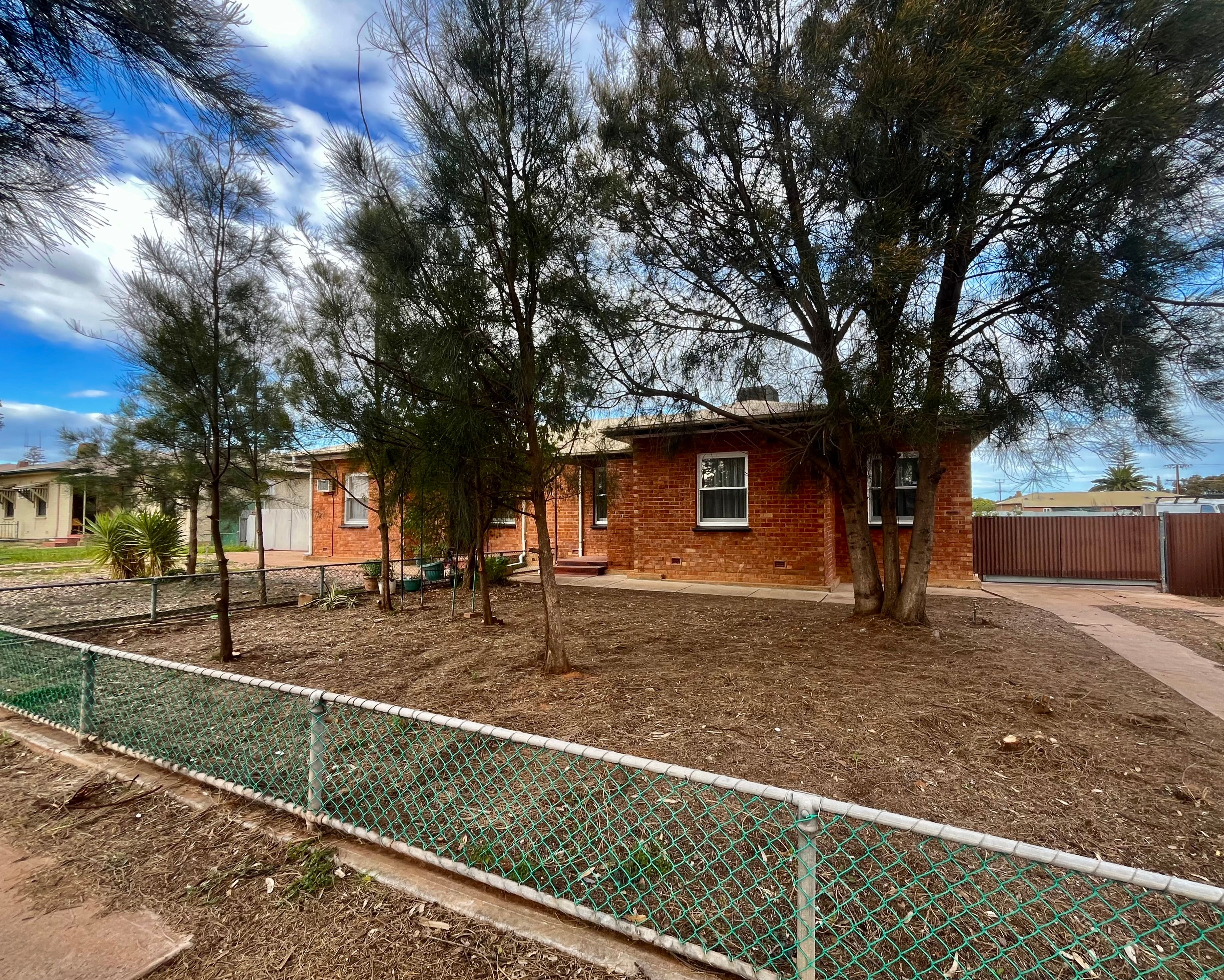 98 Hincks Avenue, Whyalla Norrie, SA 5608