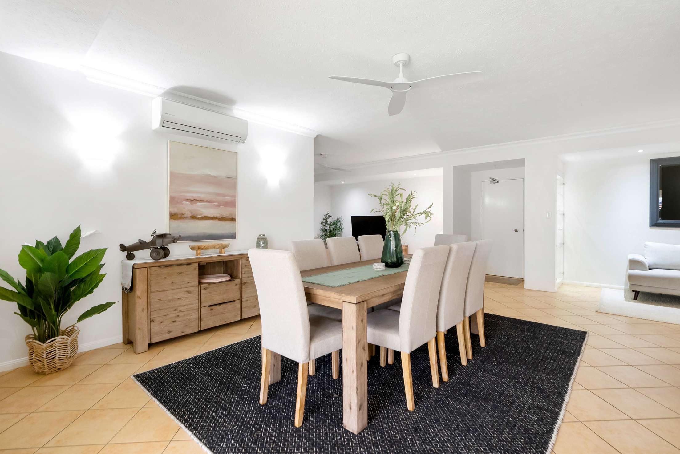 303/2-10 Greenslopes Street — photo 3 of 23
