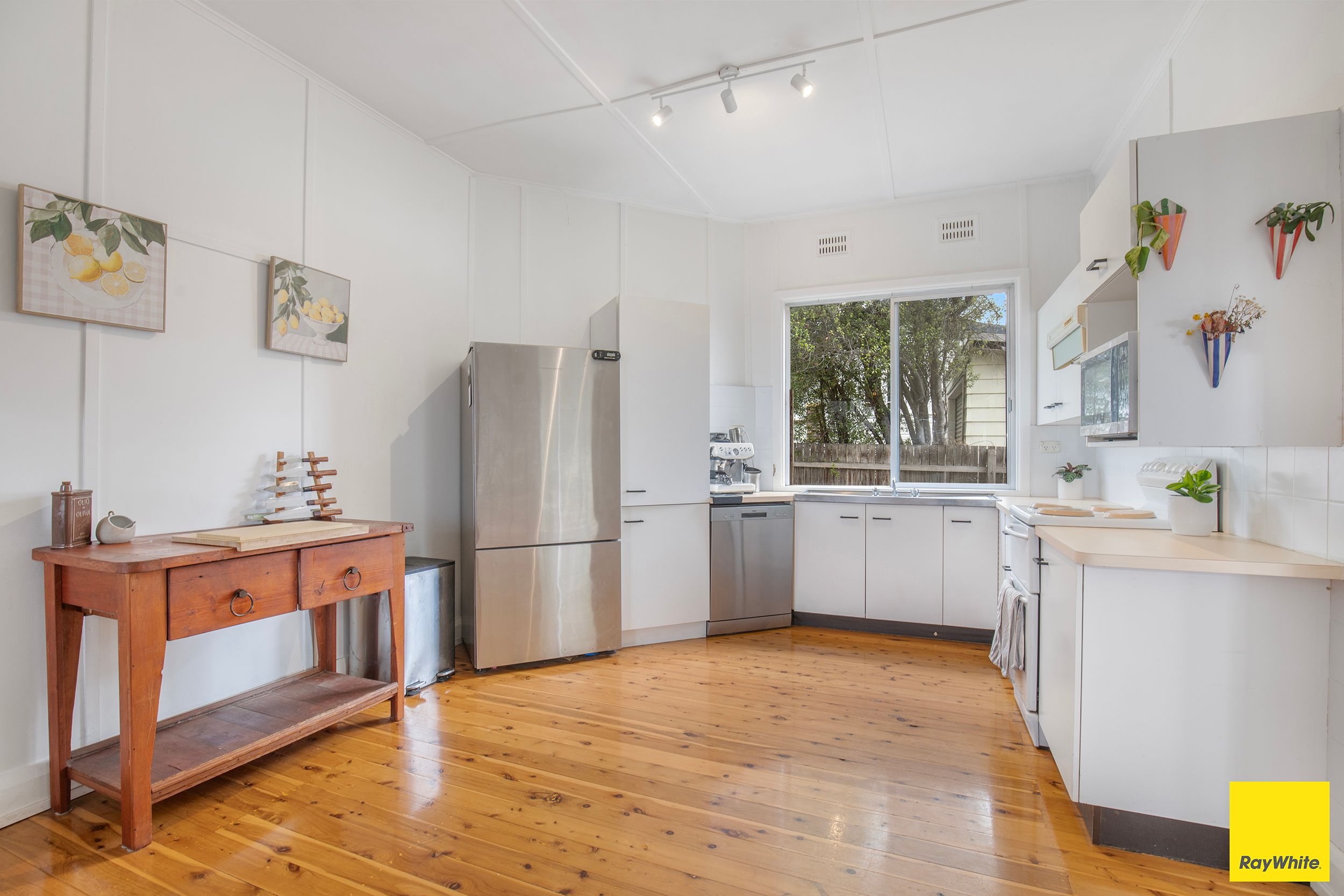 194 Jessie Street — photo 4 of 13