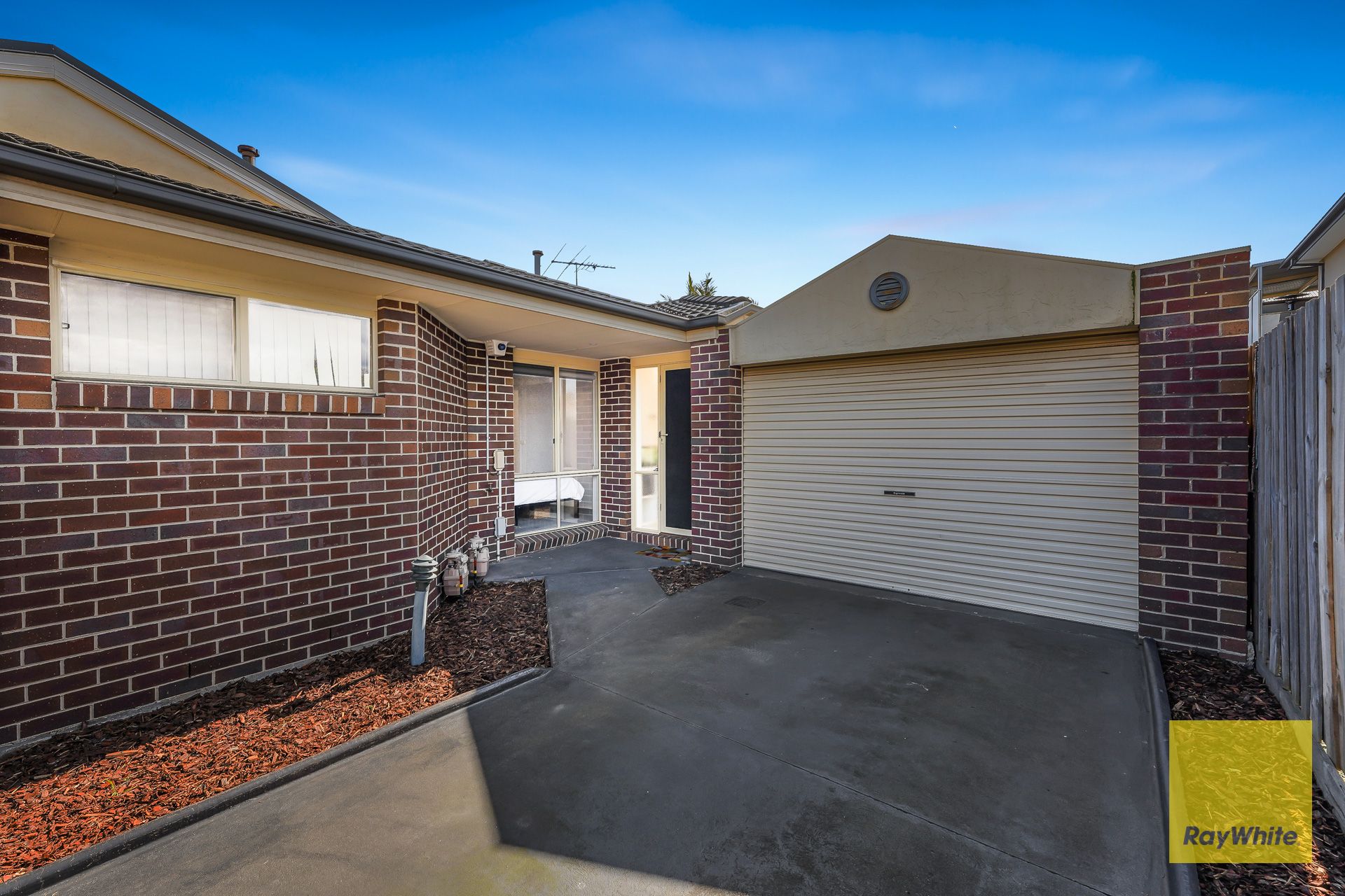 17 Burrows Avenue, Dandenong VIC 3175