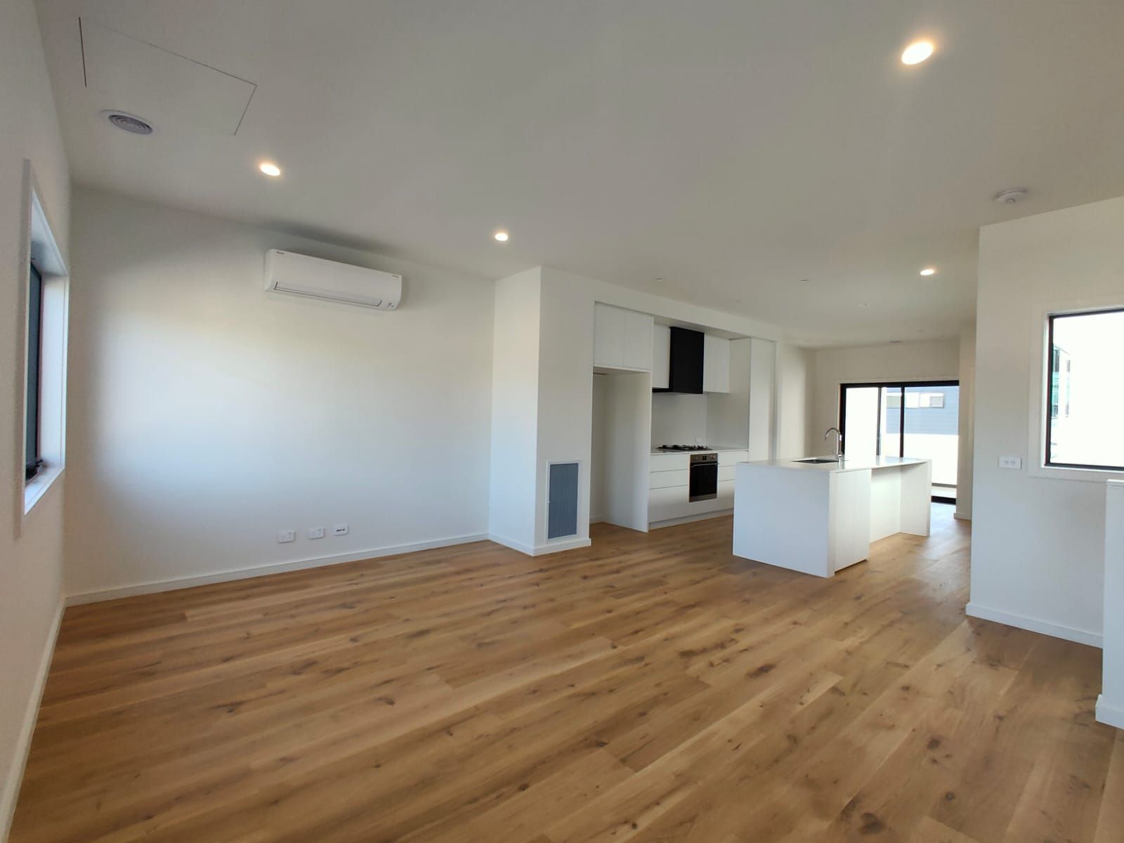 42 Northcote Circuit, Burwood East, VIC 3151