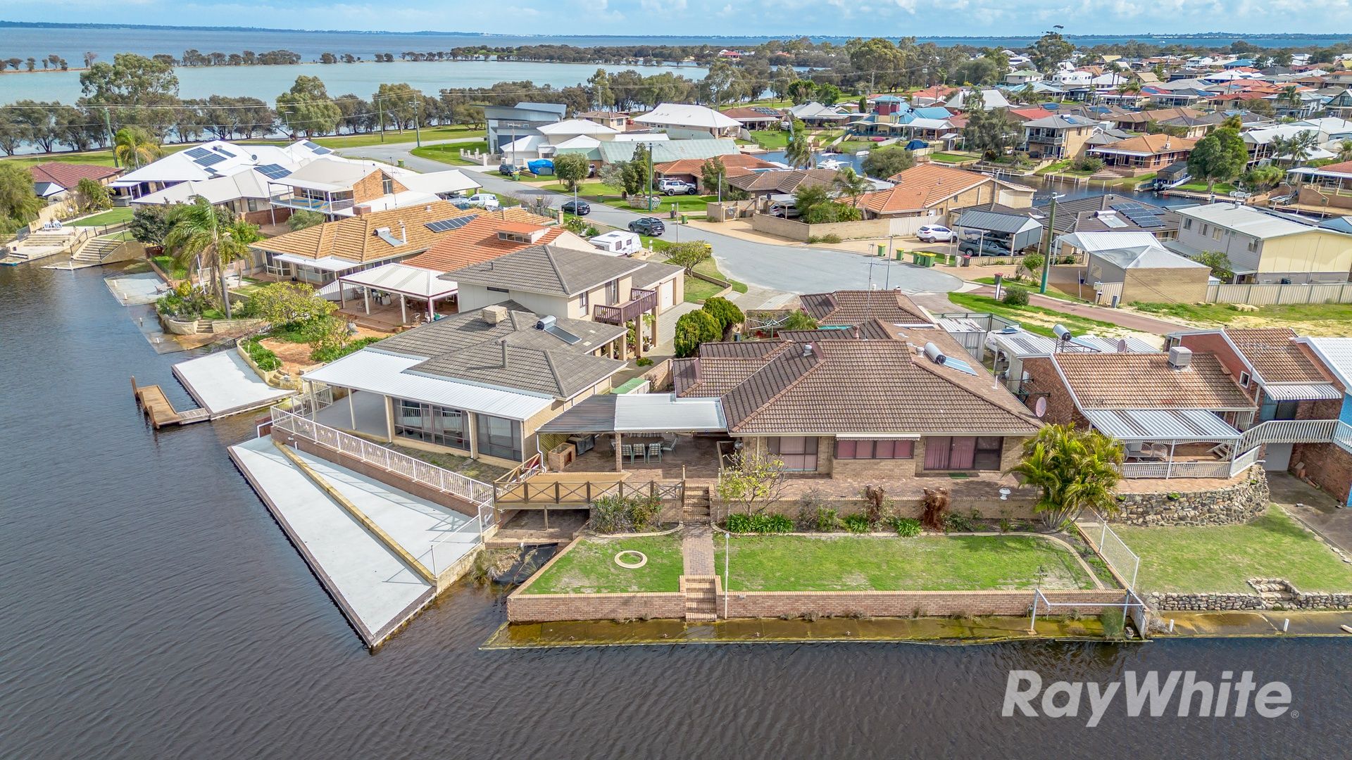 12 Oomoo Place, South Yunderup WA 6208