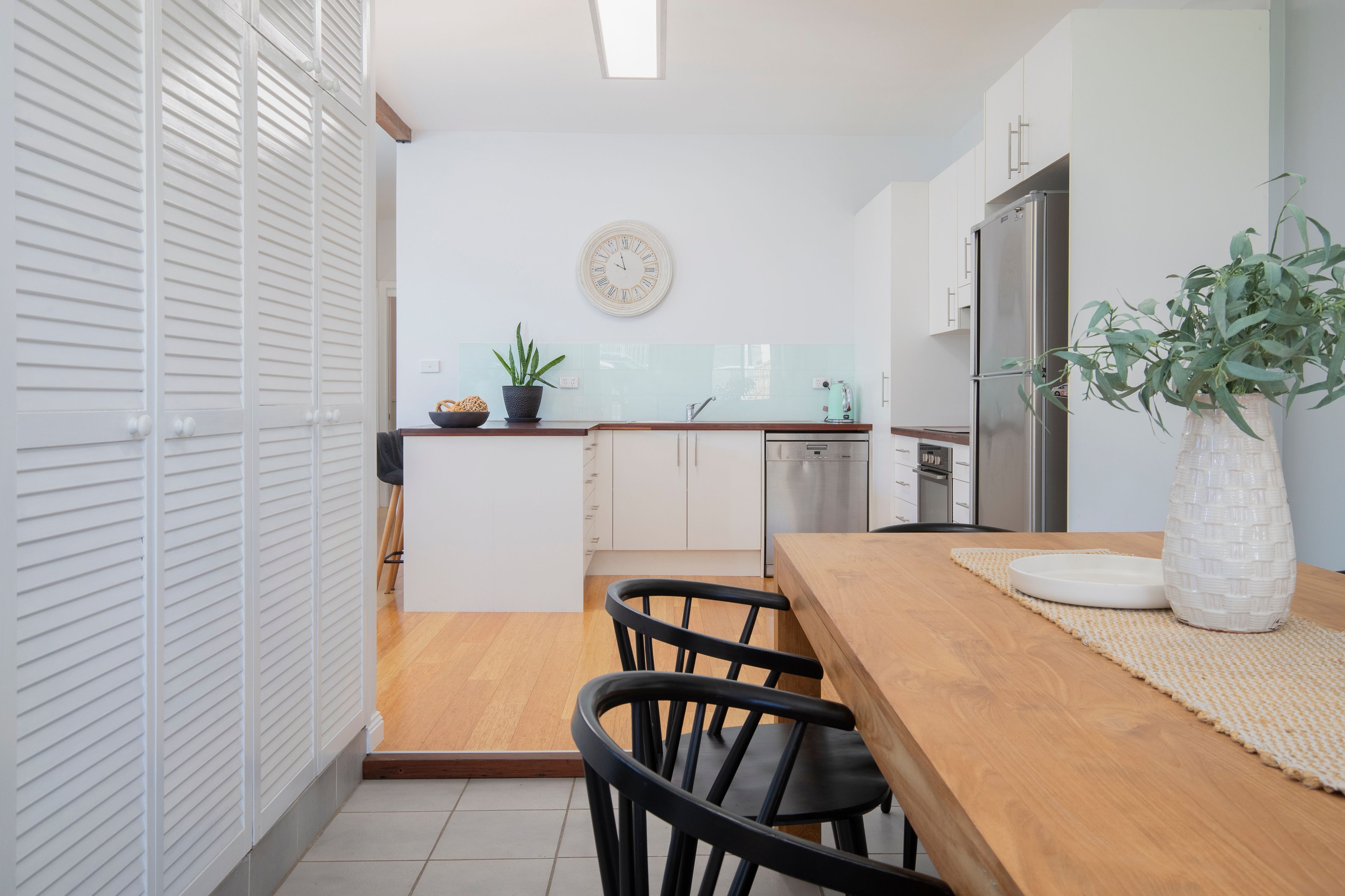 48 Gordon Avenue — photo 6 of 26