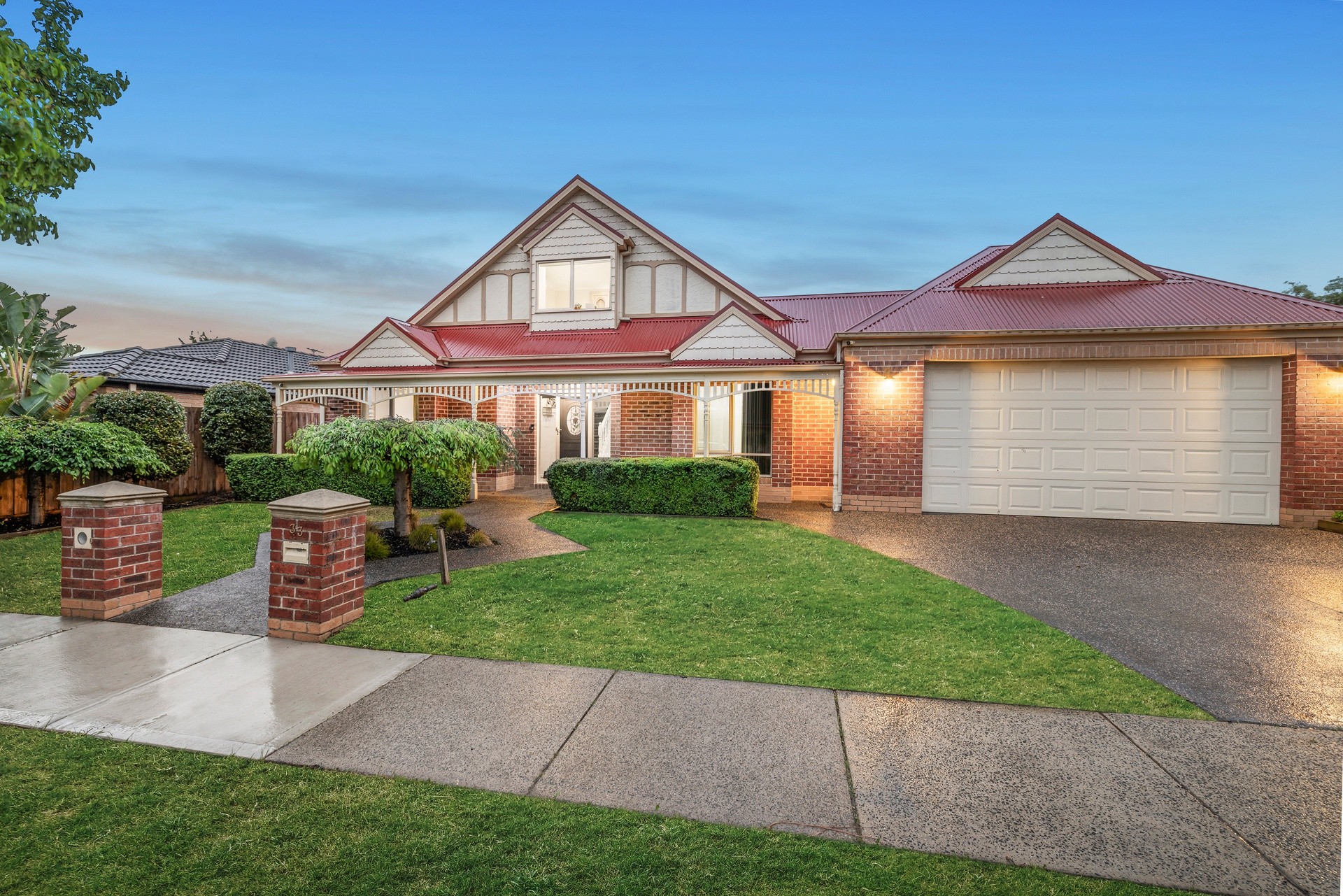 33 Mccubbin Way, Berwick, VIC 3806