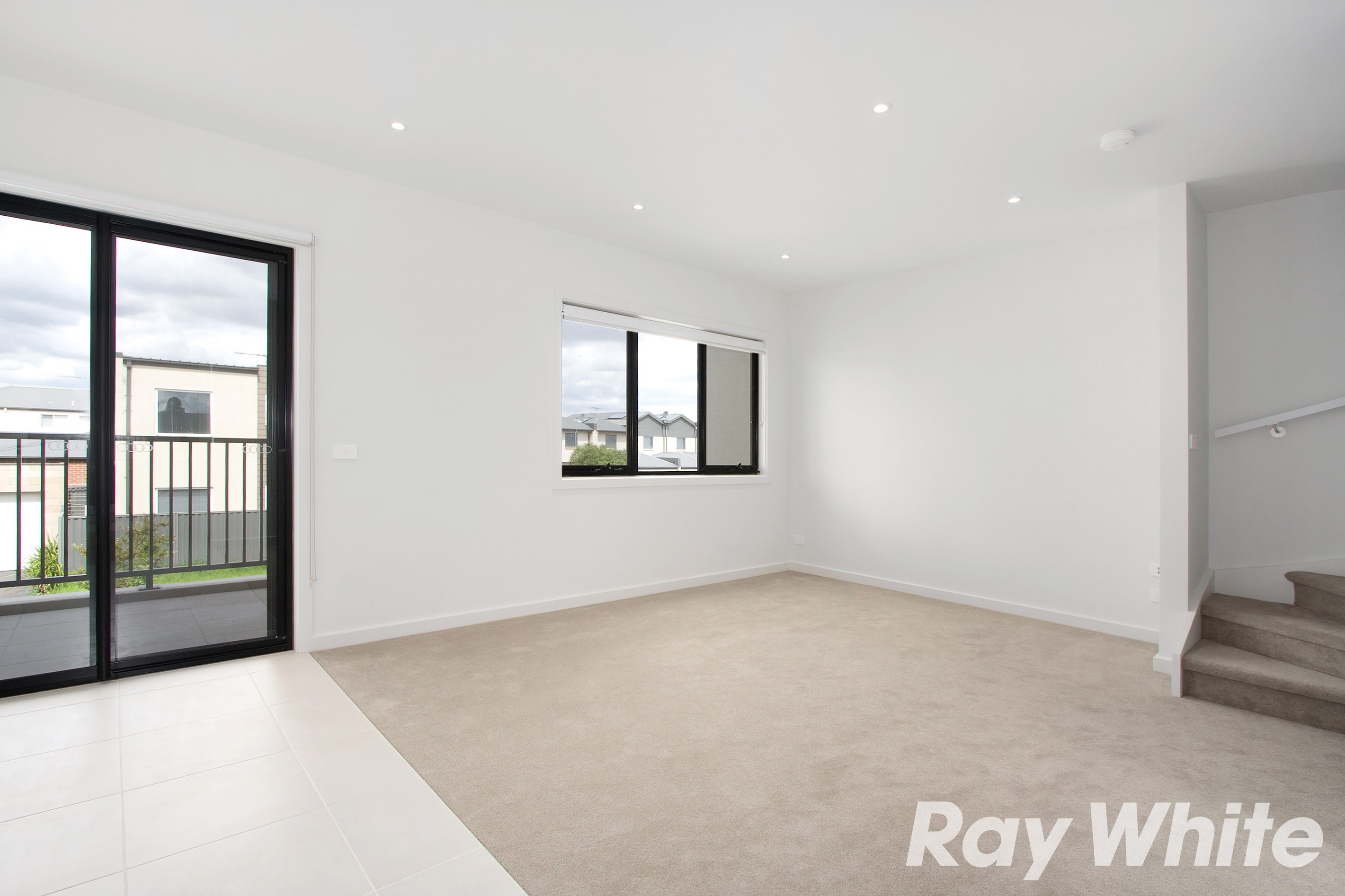 21/17 Edgeware Close, Pakenham, VIC 3810