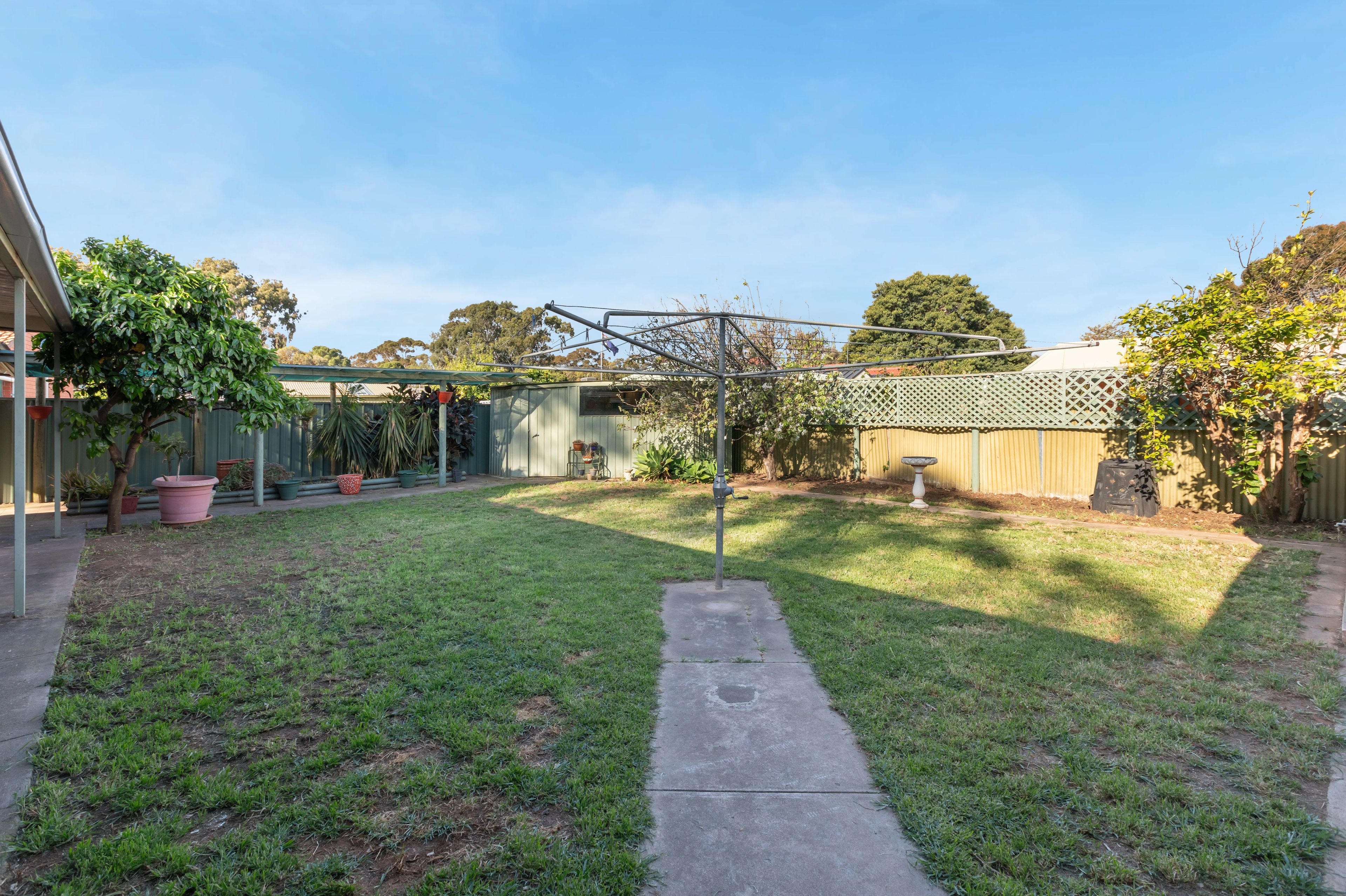 14 Haslam Crescent — photo 18 of 26