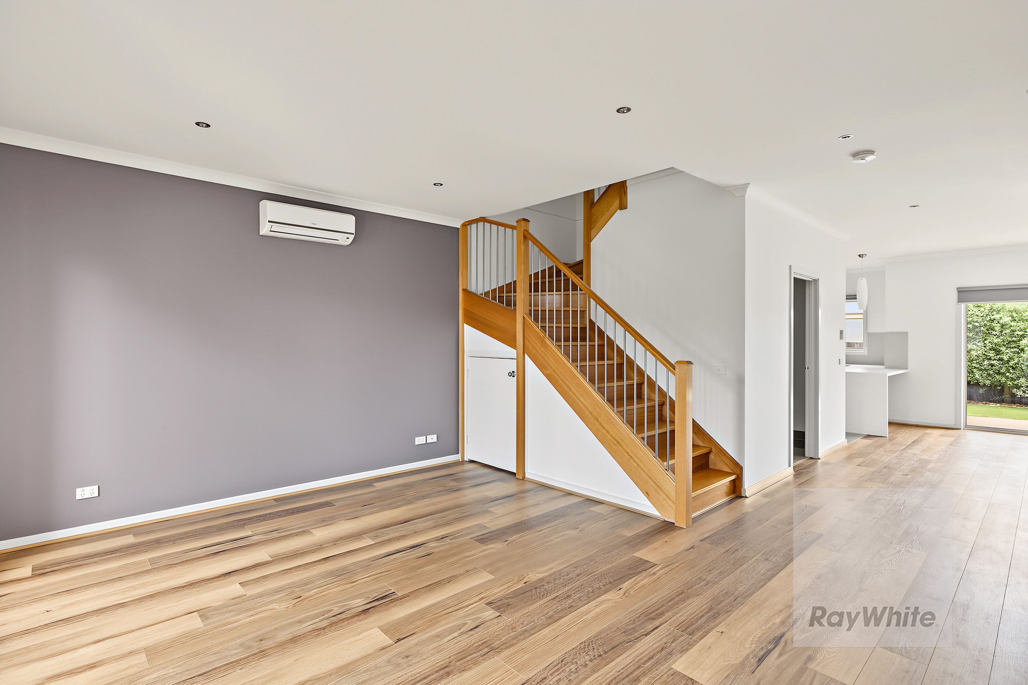 10 Erskine Way — photo 8 of 17