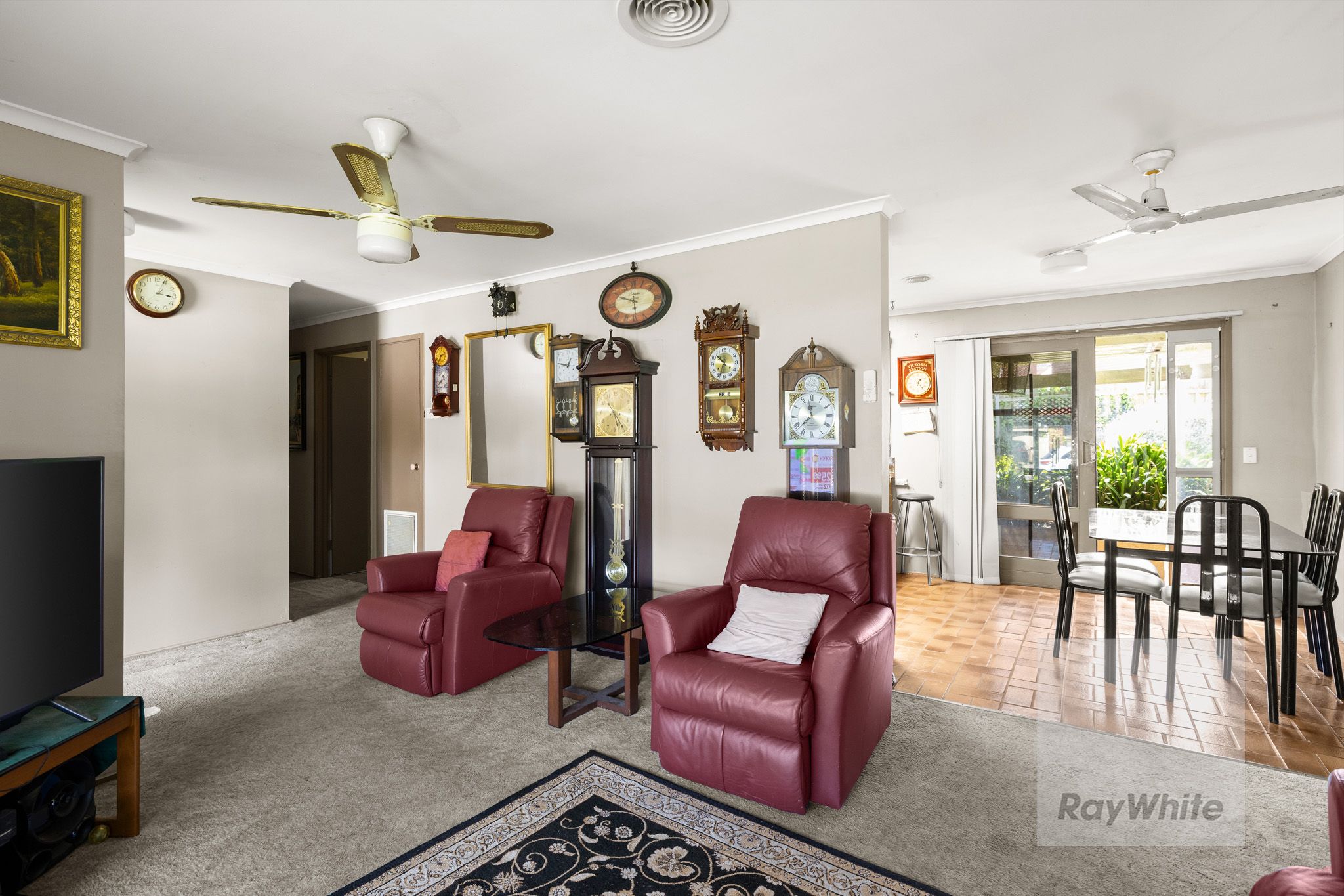 40 Japonica Street — photo 3 of 10