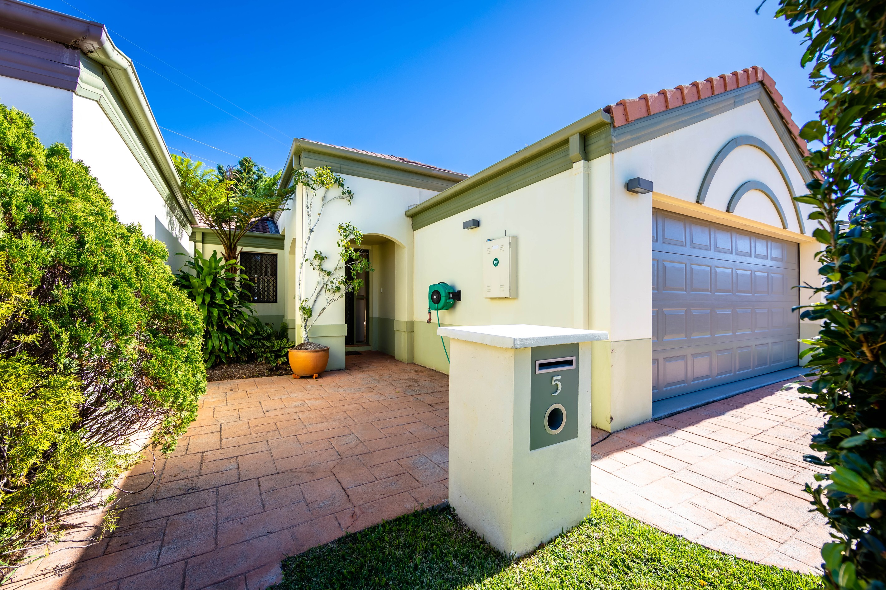 5 Coral Tree Court, Robina, QLD 4226