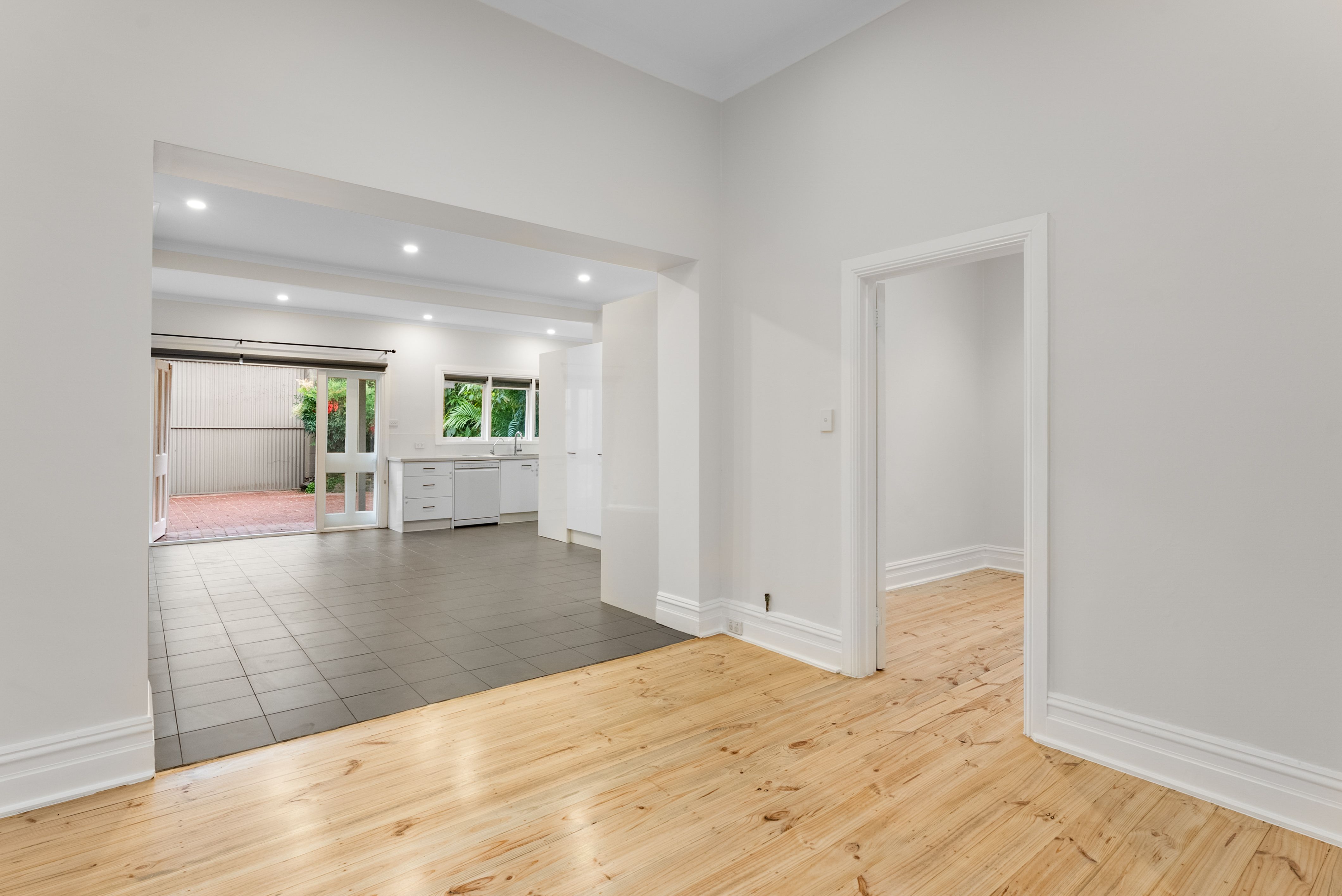 15 Russell Street — photo 3 of 10