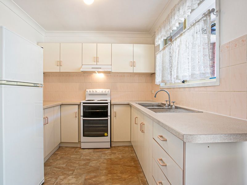 2/17 Deborah Crescent, Cambridge Park, NSW 2747