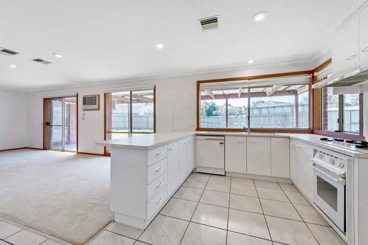 10 Oakdene Court, Rowville, VIC 3178