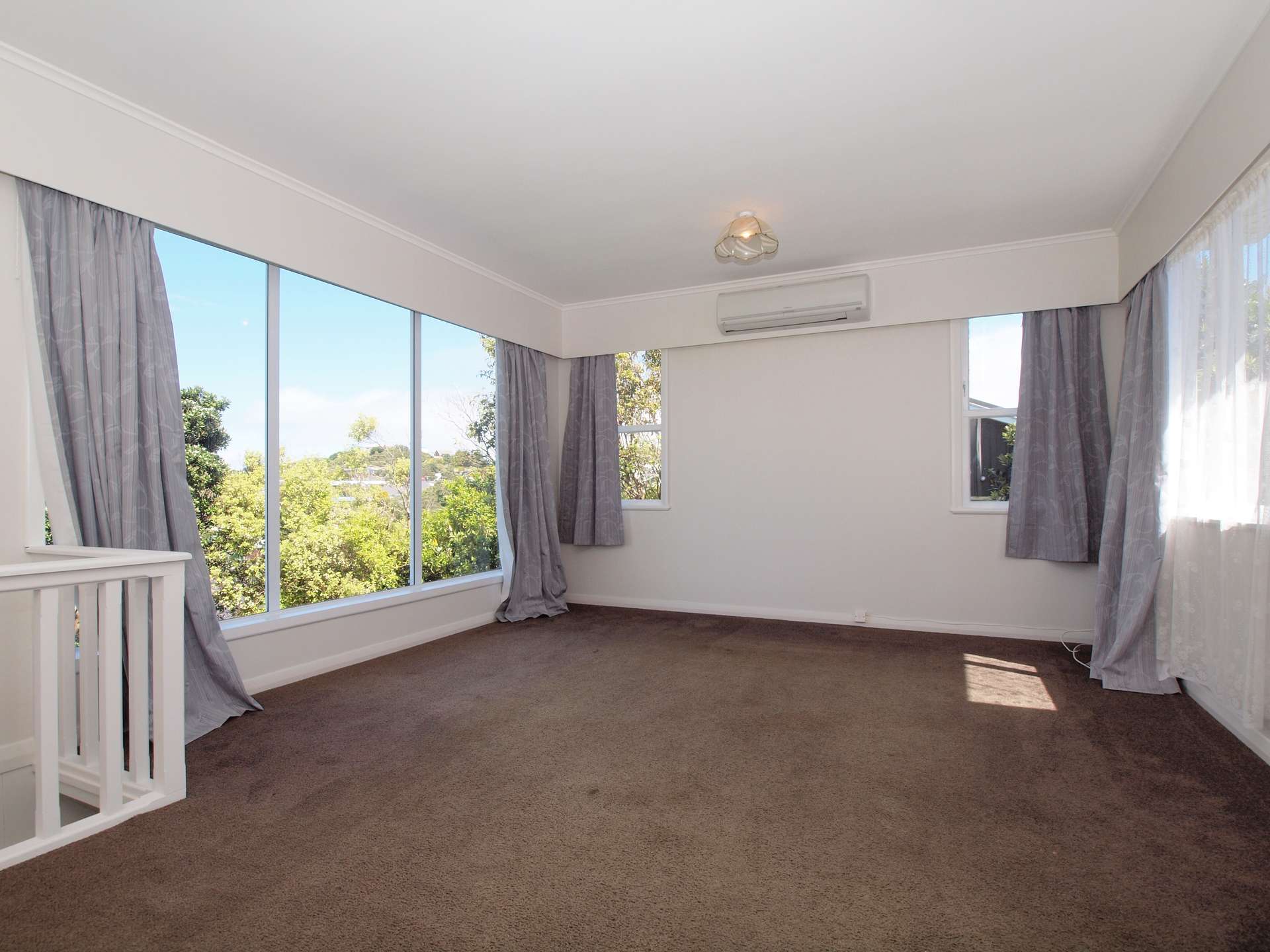 33 Oakleigh Street, Maungaraki, Lower Hutt City Real Estate Ray