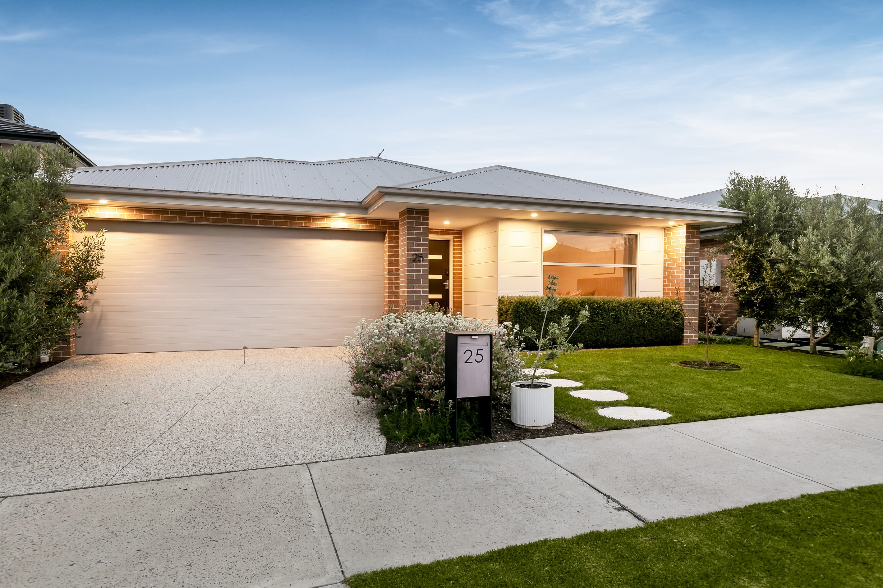 25 Berri Avenue, Officer South, VIC 3809