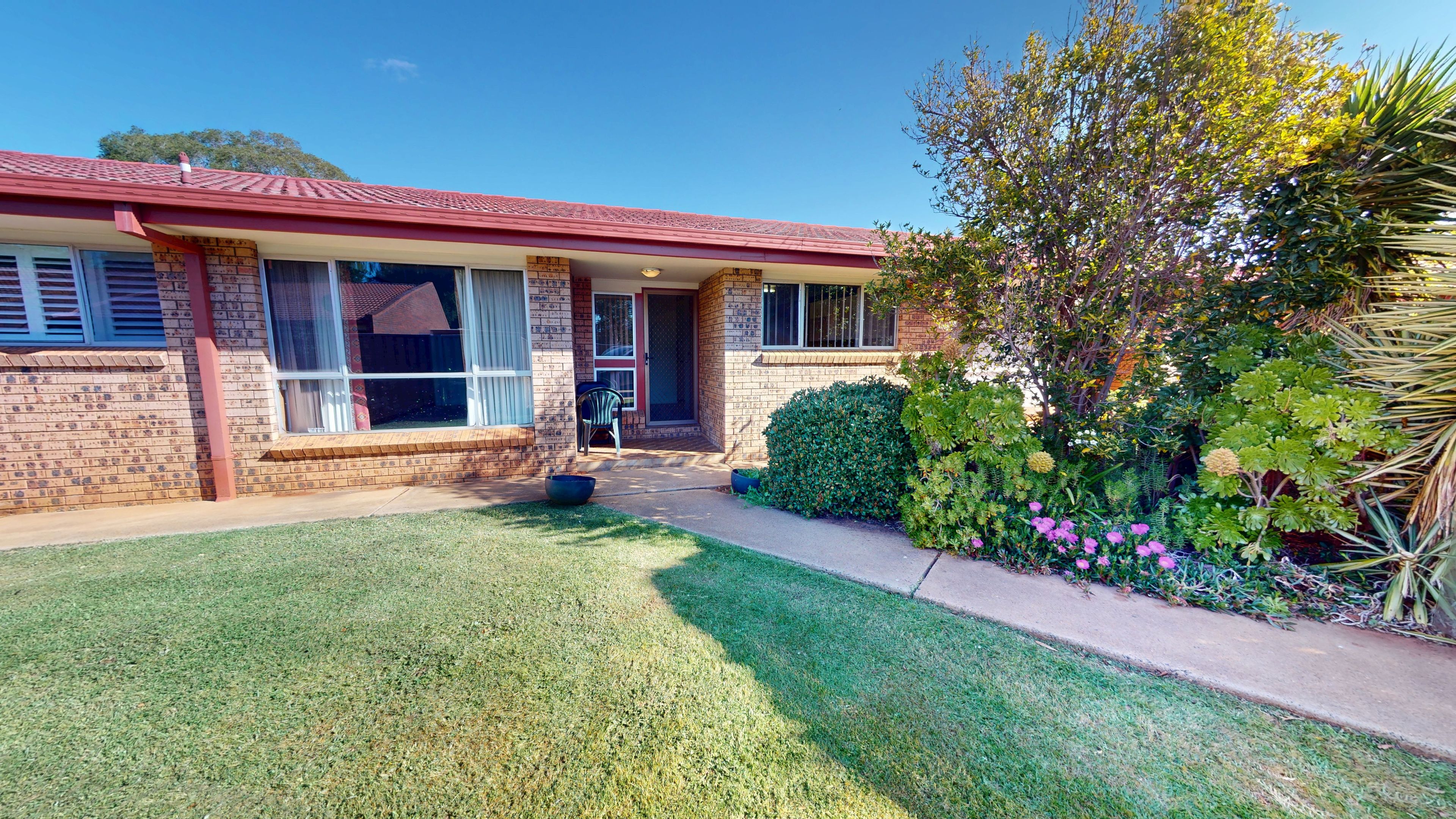 6/17 Lawson Street — photo from Ray White Dubbo
