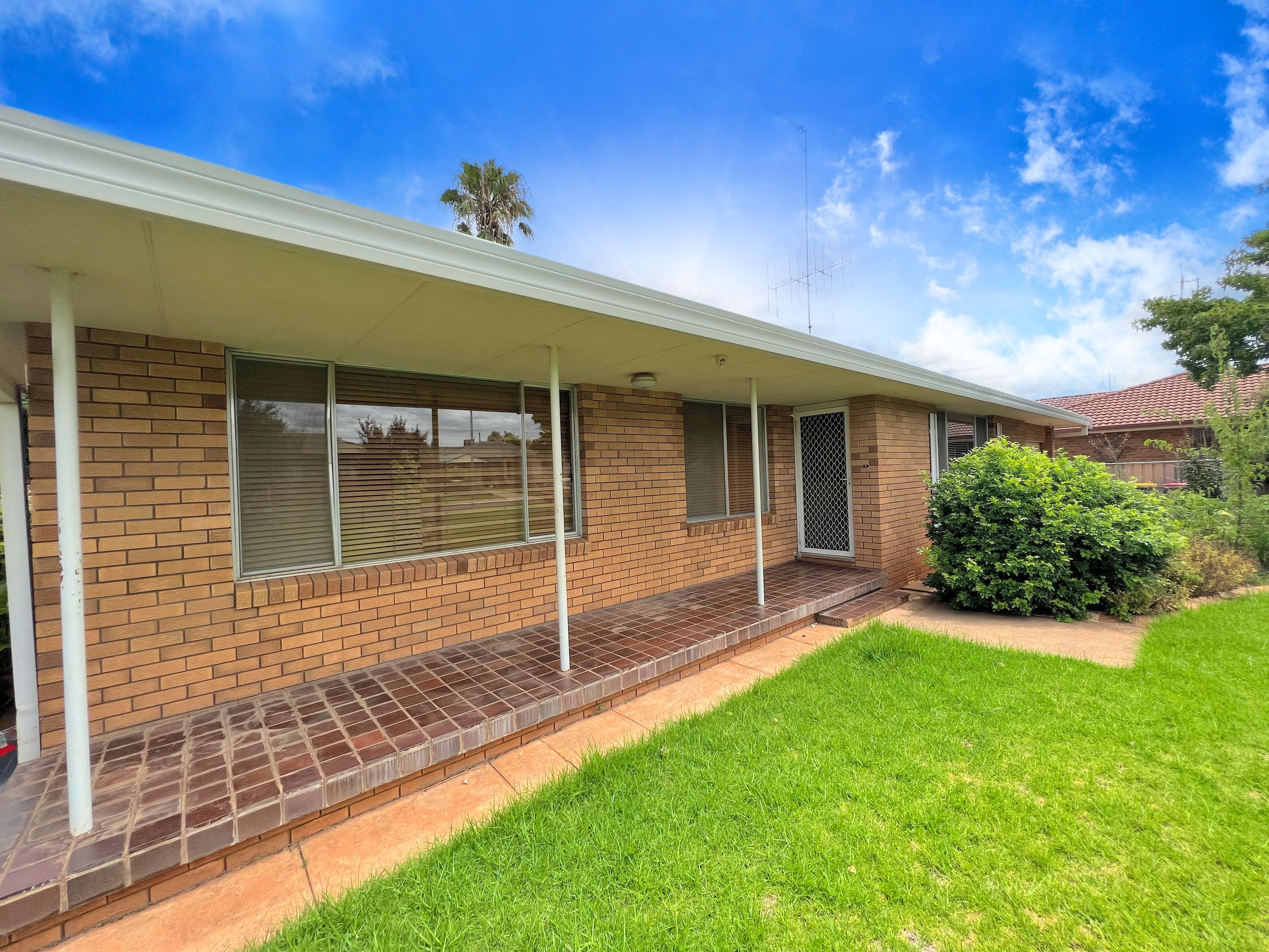 3 Downes Crescent, Parkes, NSW 2870