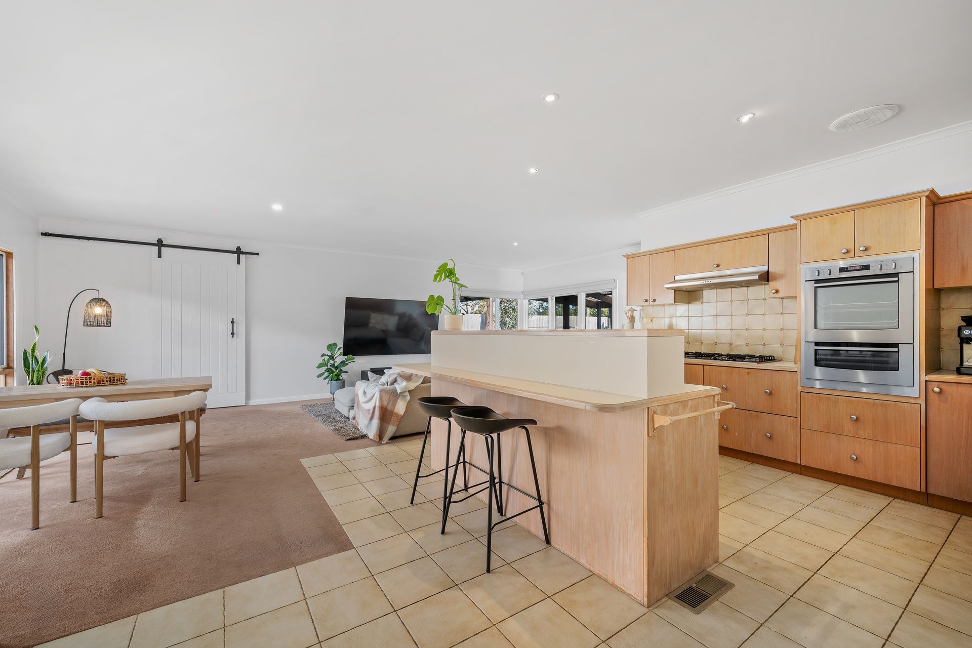 26 Lakeside Court — photo 7 of 21