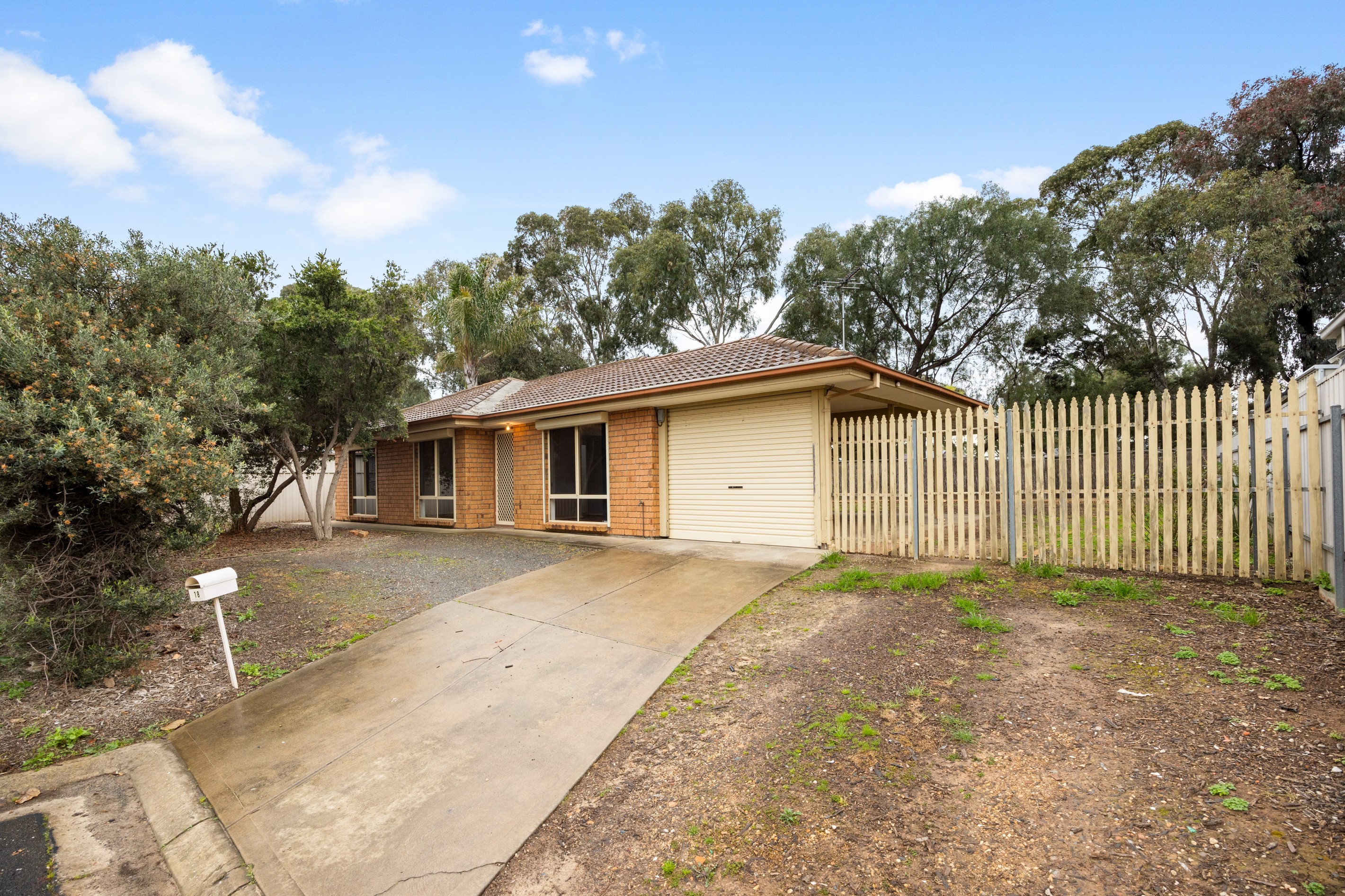 18 Crown Crescent, Paralowie, SA 5108