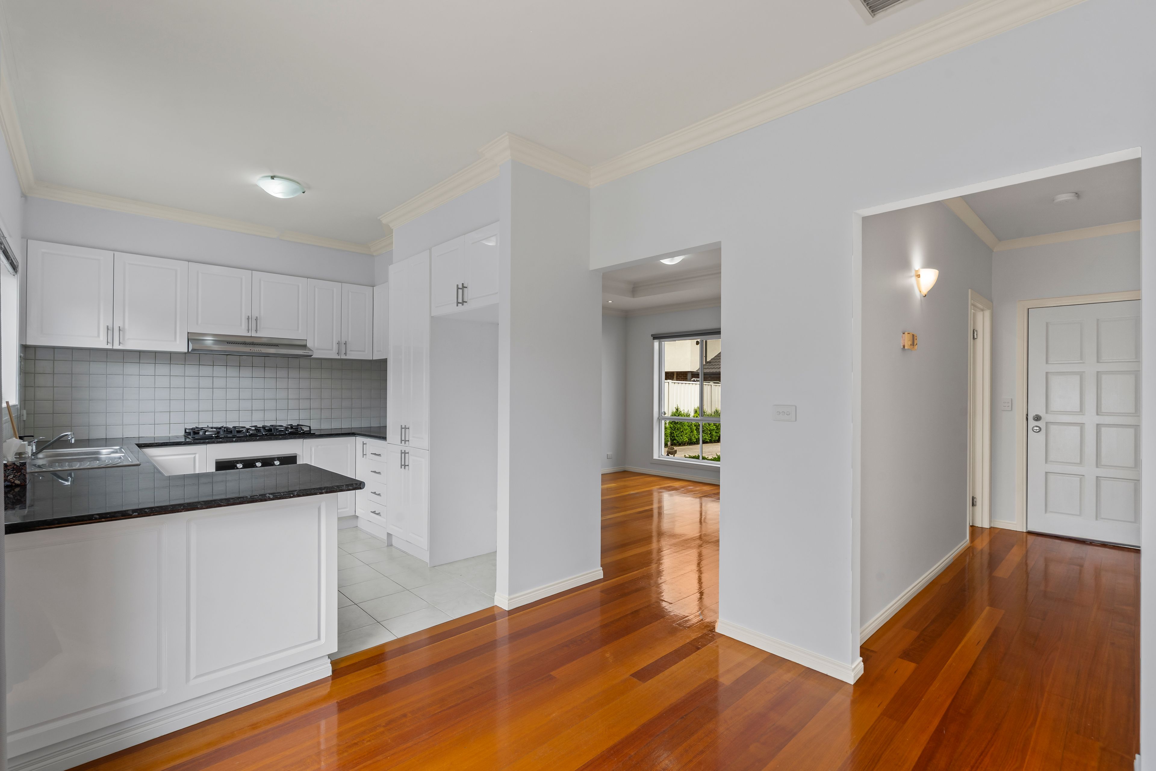 2/132 Kitchener Street — photo 10 of 10