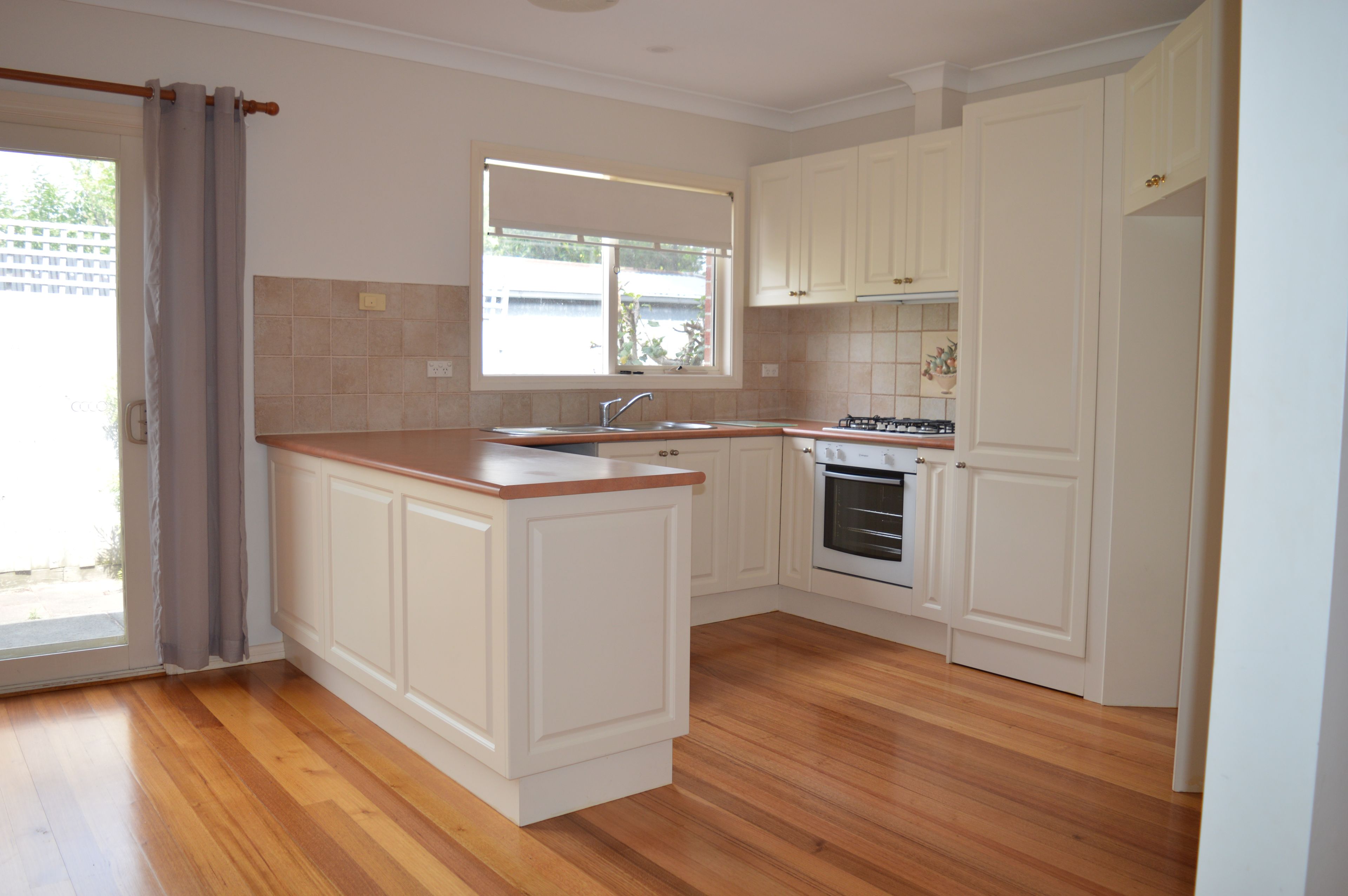 37 Friendship Square, Cheltenham, VIC 3192
