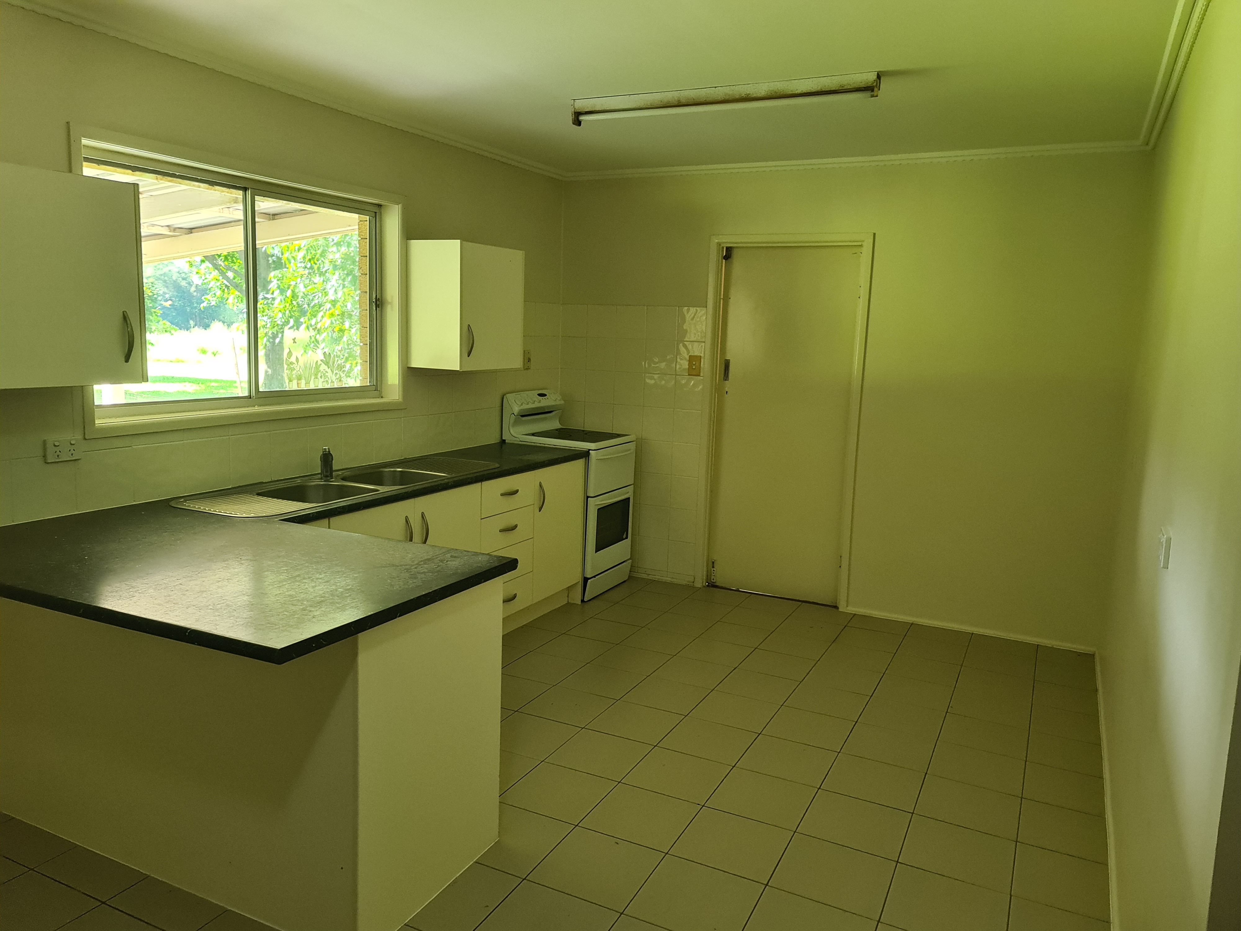 894A Steve Irwin Way, Glass House Mountains, QLD 4518