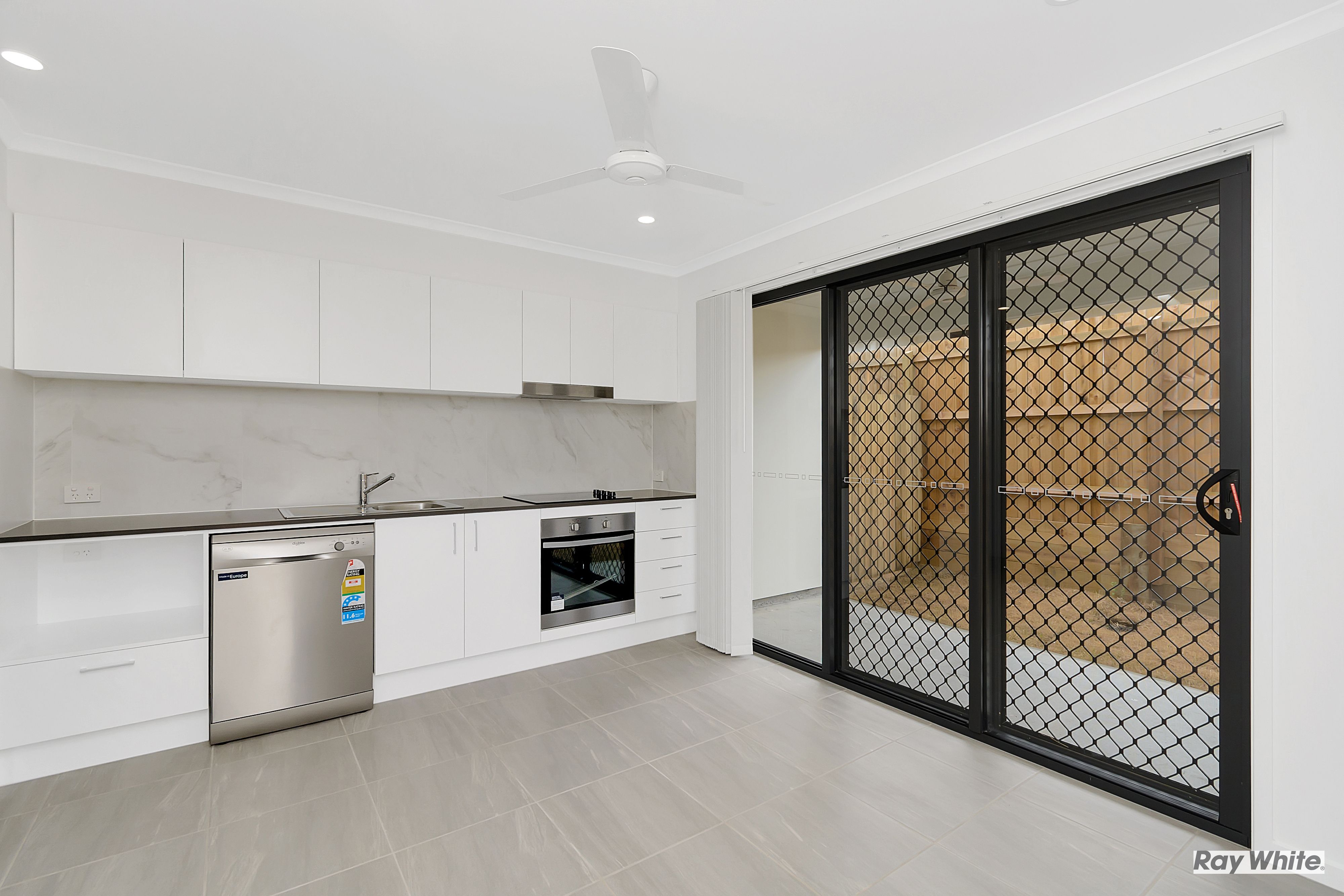2/27 Soe Street, Redbank, QLD 4301