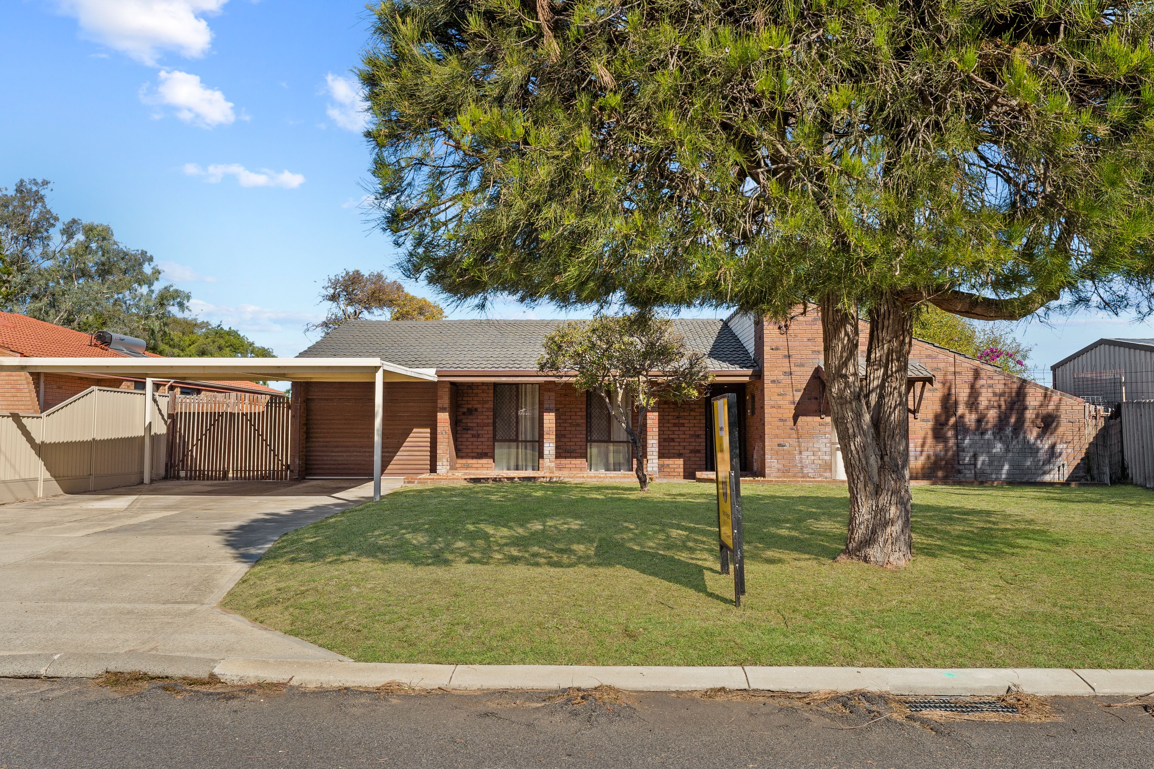 4 Kingallon Court, Rockingham, WA 6168
