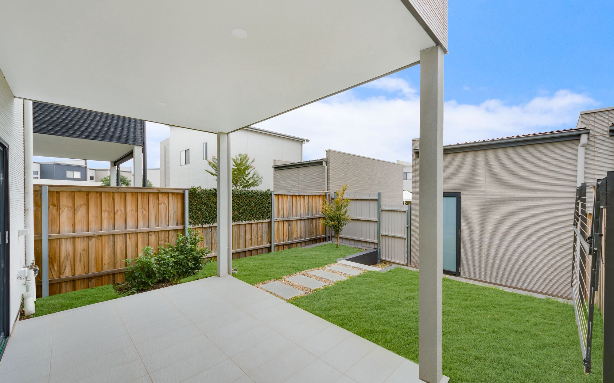 82 Fairbank Drive, GLEDSWOOD HILLS, NSW 2557