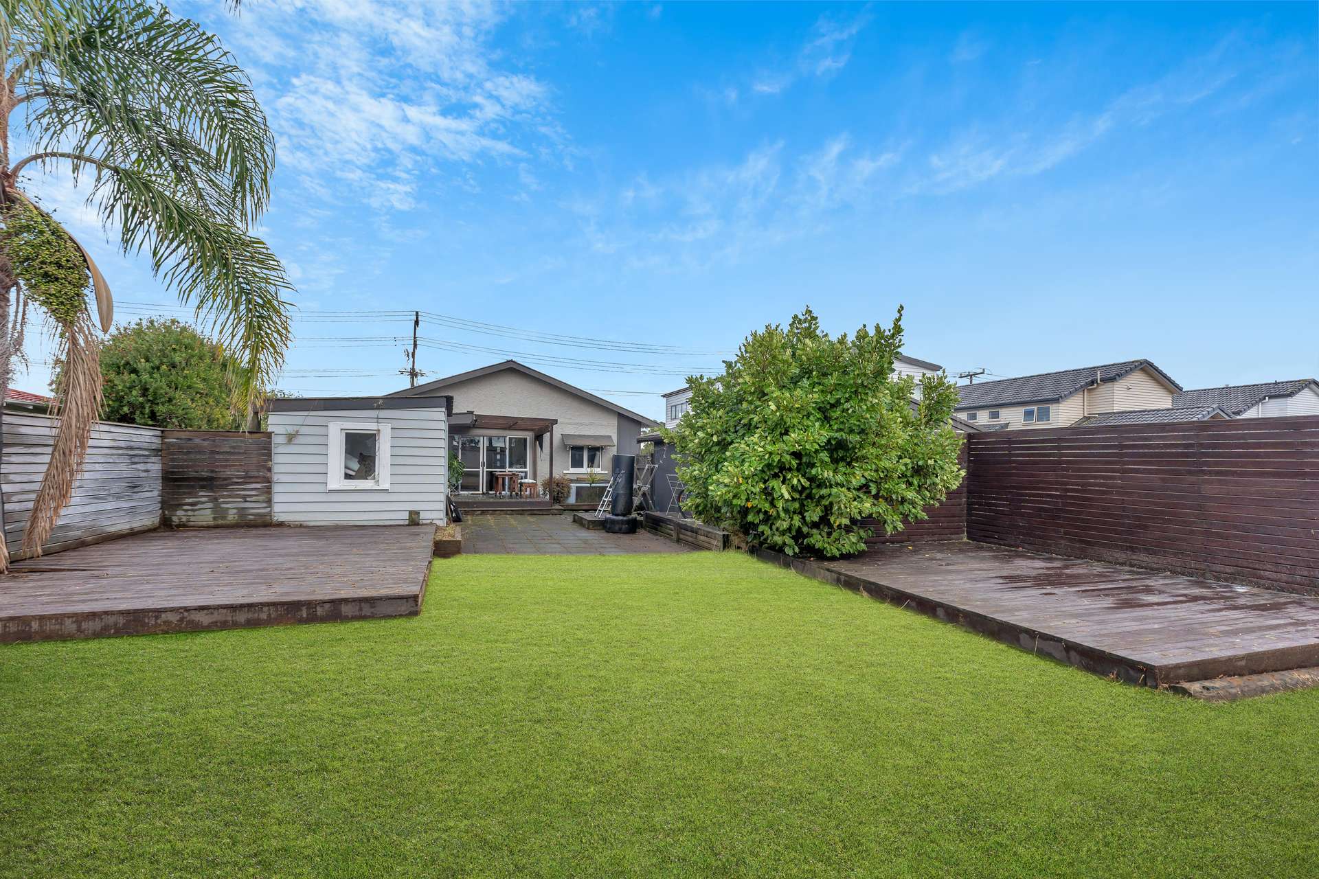 84 Eversleigh Road photo 18