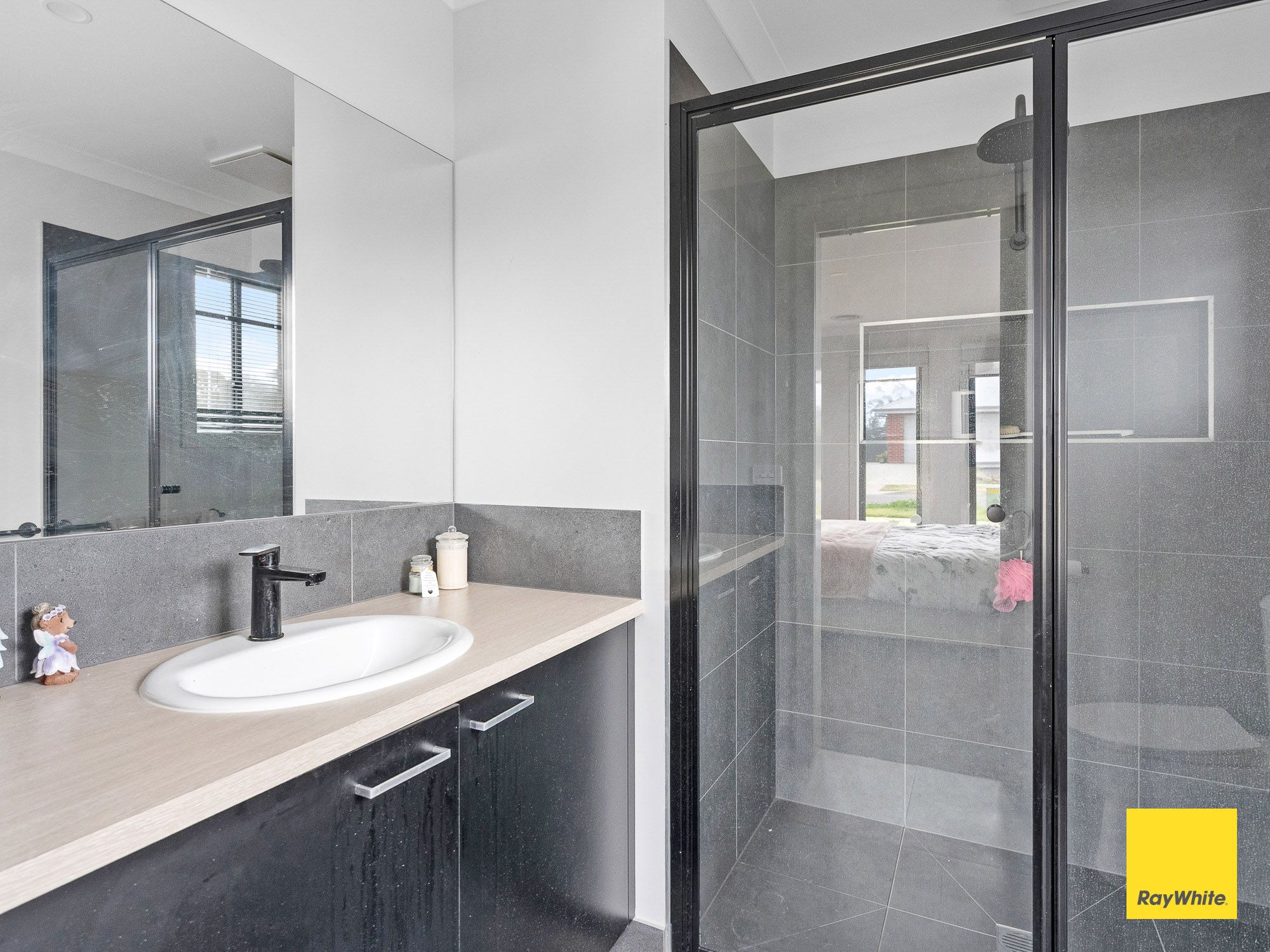 10 Streeton Avenue — photo 11 of 15