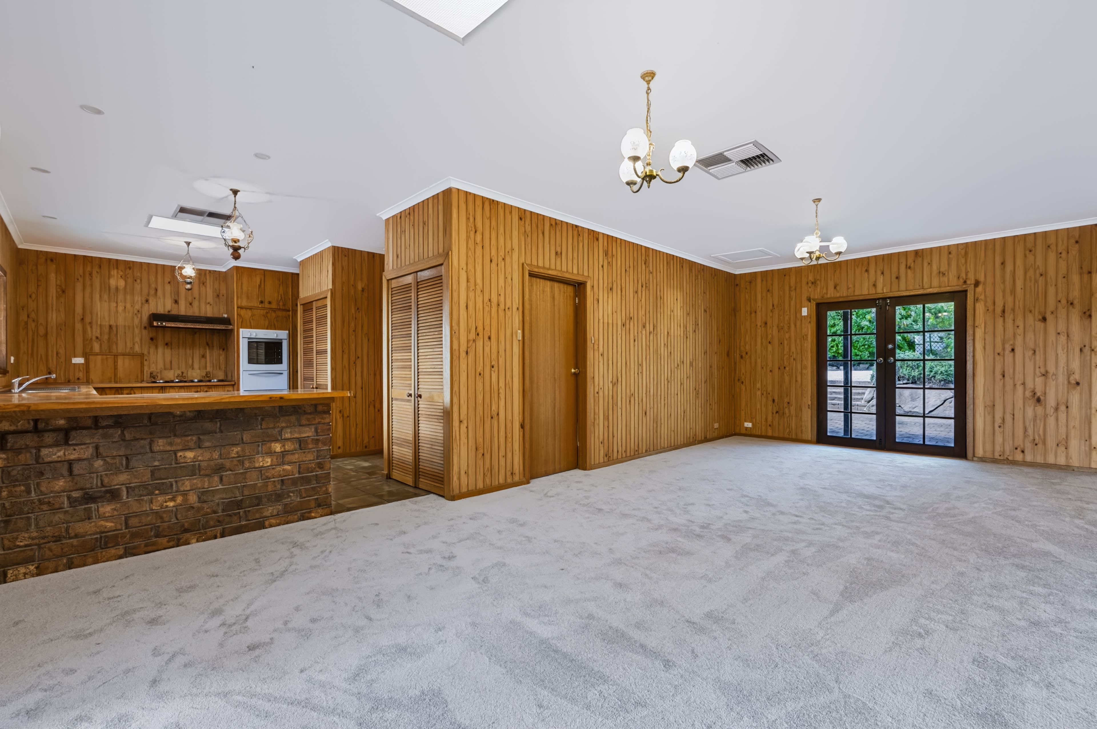98 Green Valley Drive — photo 4 of 27