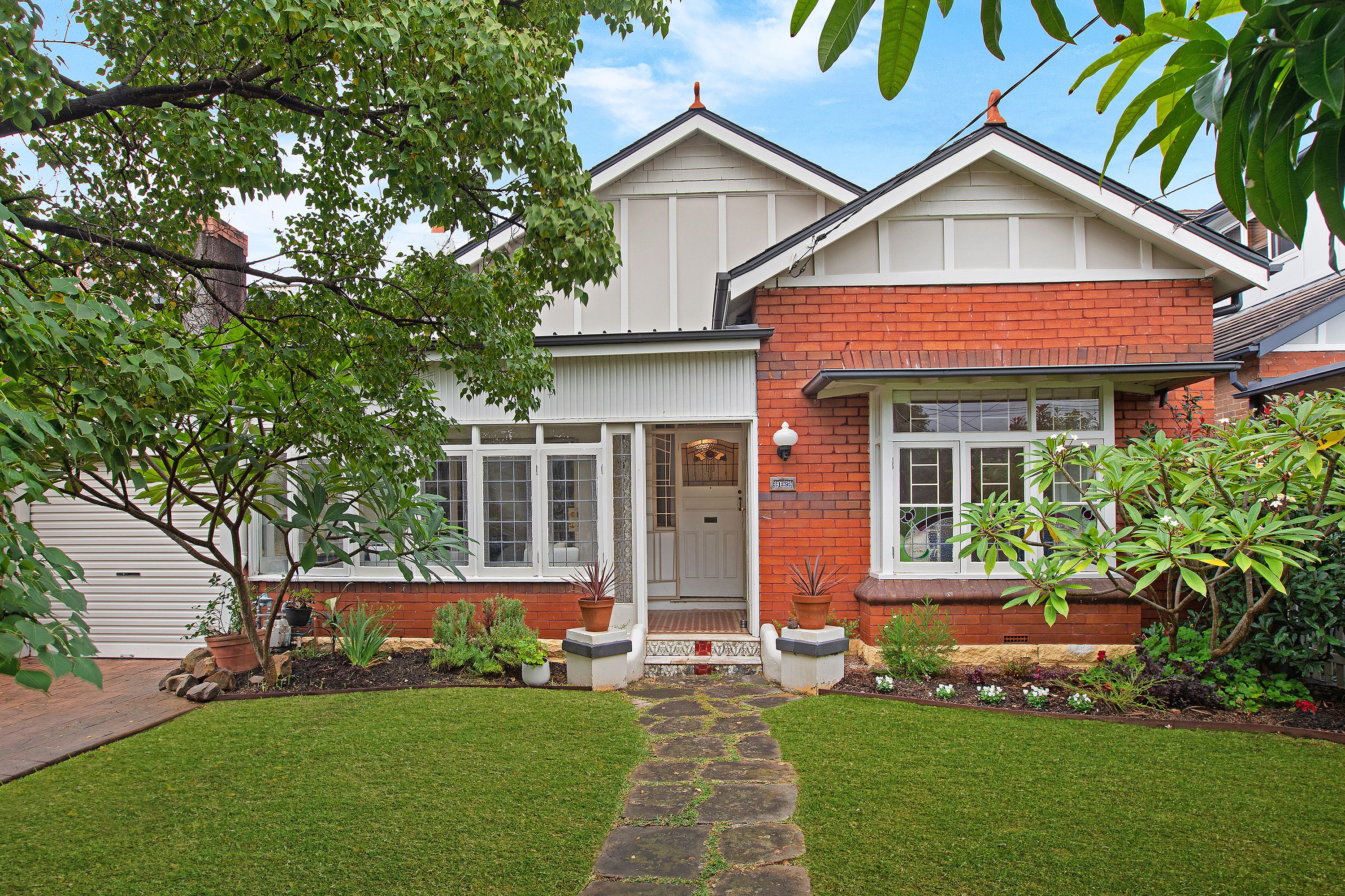 19 Lenore Street, Russell Lea NSW 2046