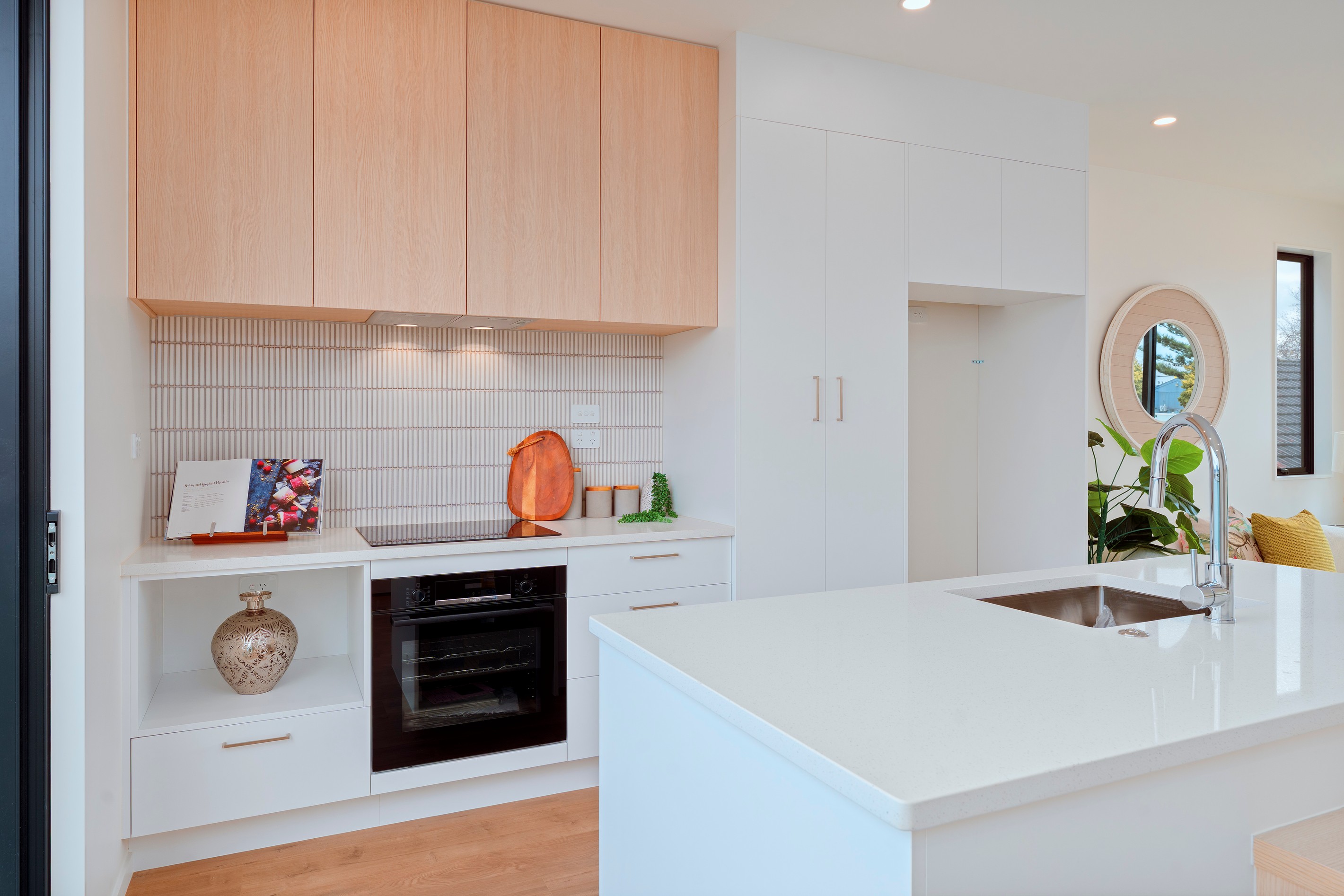 6/6 Shakespeare Road, Milford, North Shore City