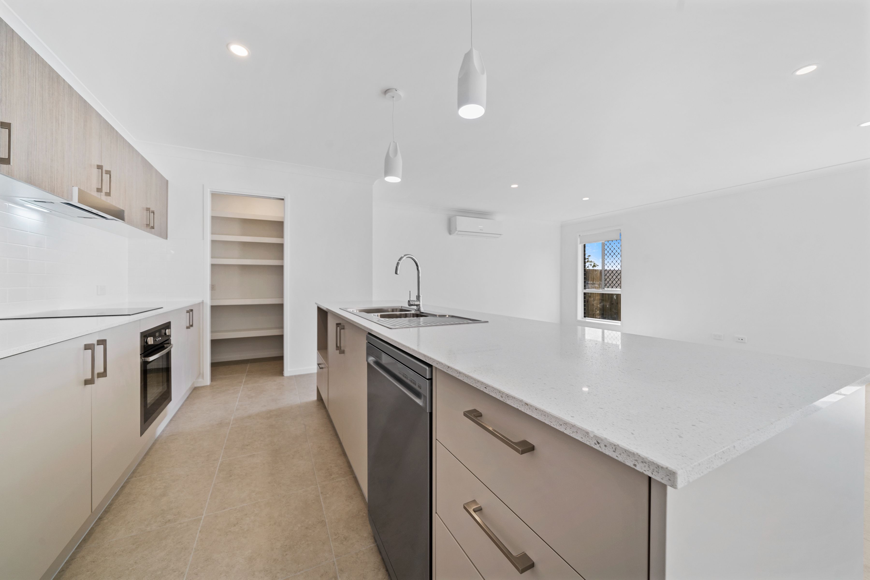 8 Vivienne Way, Marsden, QLD 4132