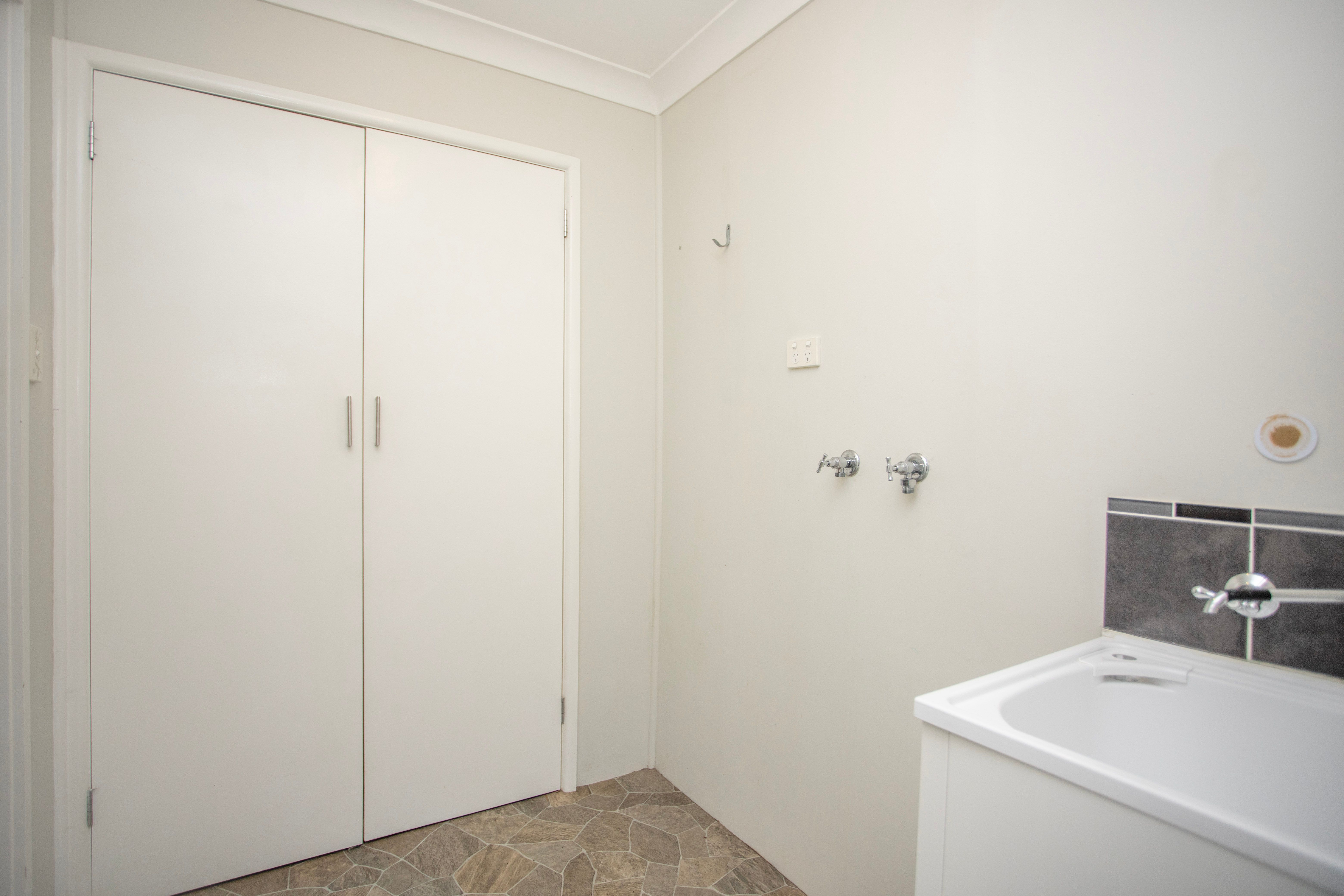 34 Blue Gum Avenue — photo 11 of 26