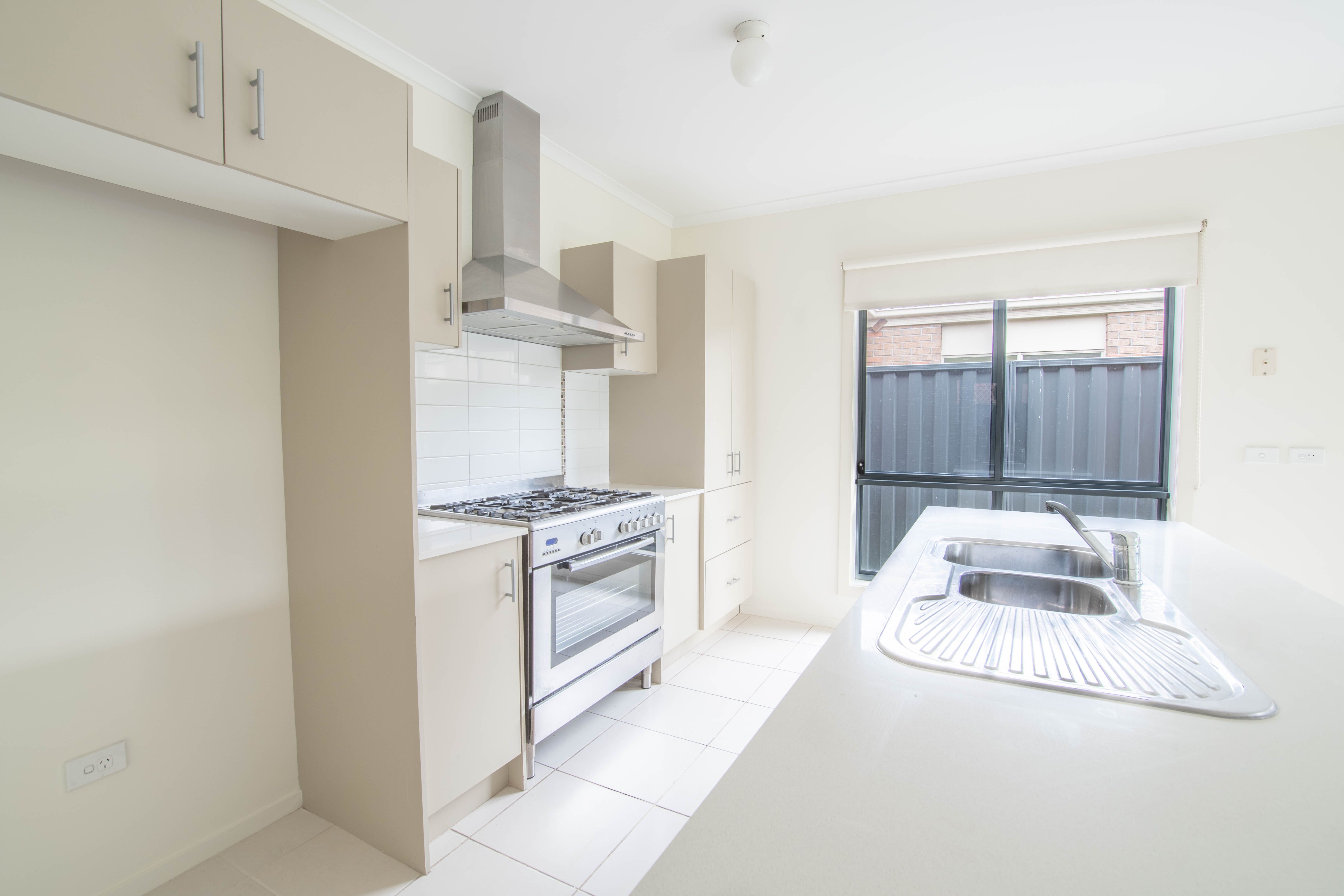16 Elderberry Way, Pakenham, VIC 3810
