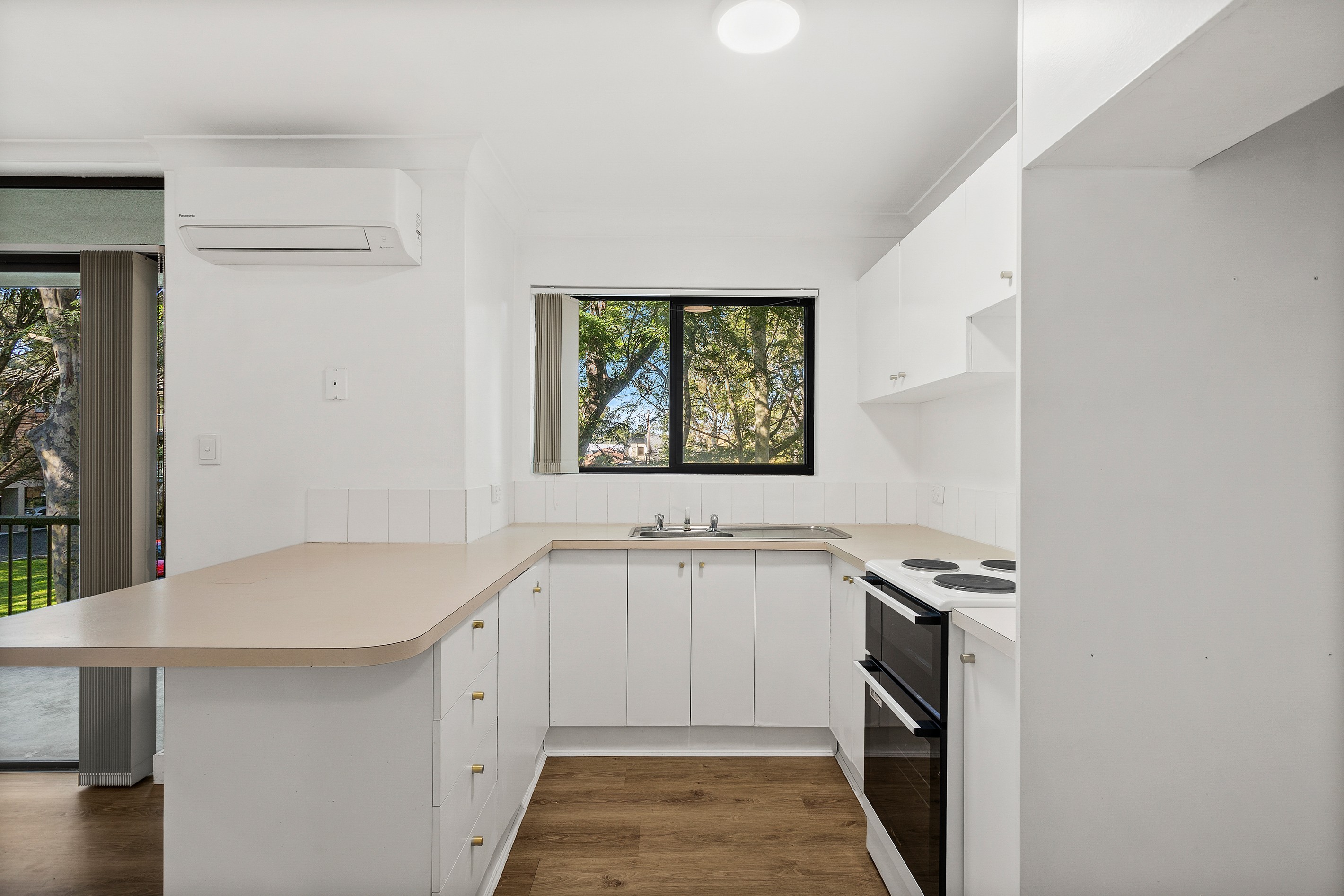 17/6-12 Hindmarsh Avenue, North Wollongong, NSW 2500